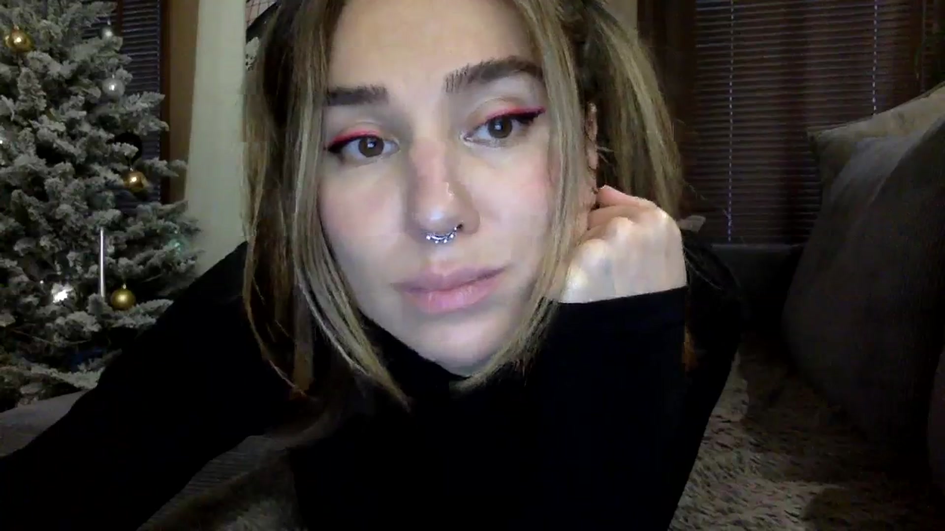 Gallery image thumbnail from EgoisticKitty's myfreecams stream on, 12/07/2023, 12:09 image 16 of 20