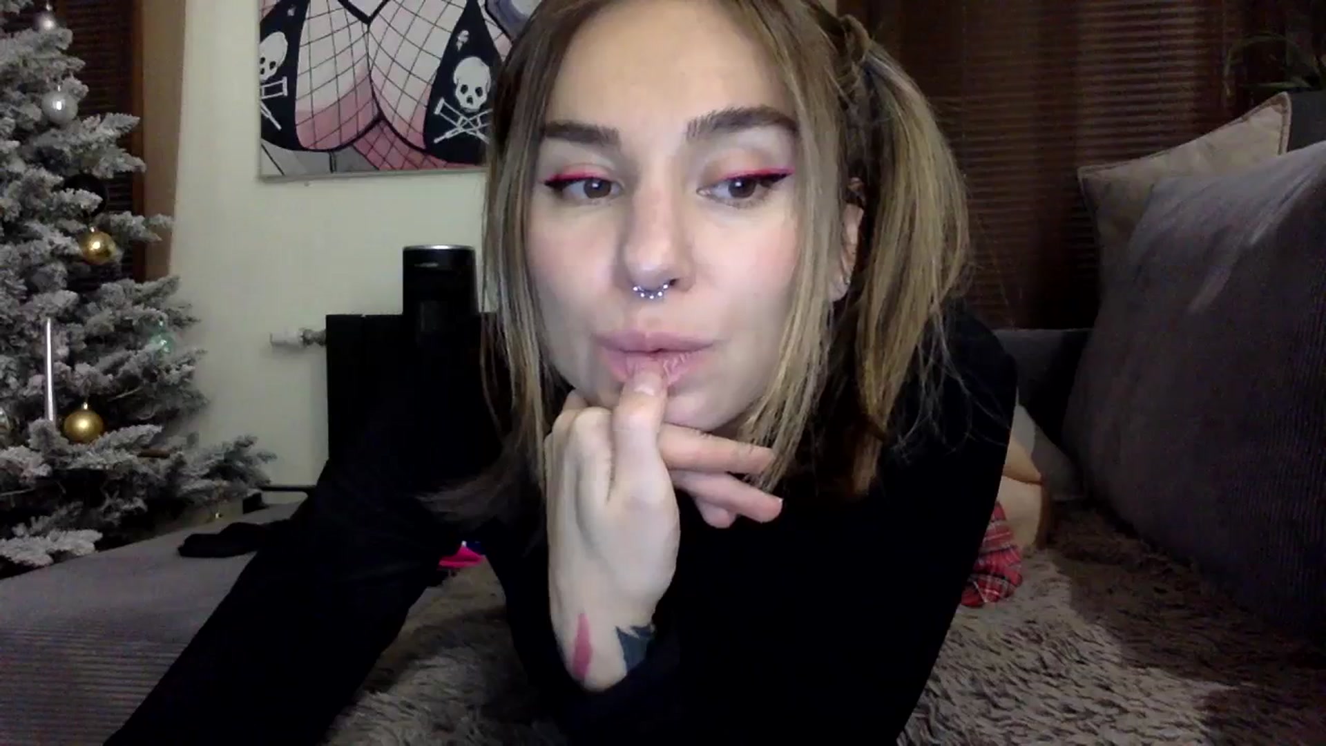 Gallery image thumbnail from EgoisticKitty's myfreecams stream on, 12/07/2023, 13:05 image 19 of 20