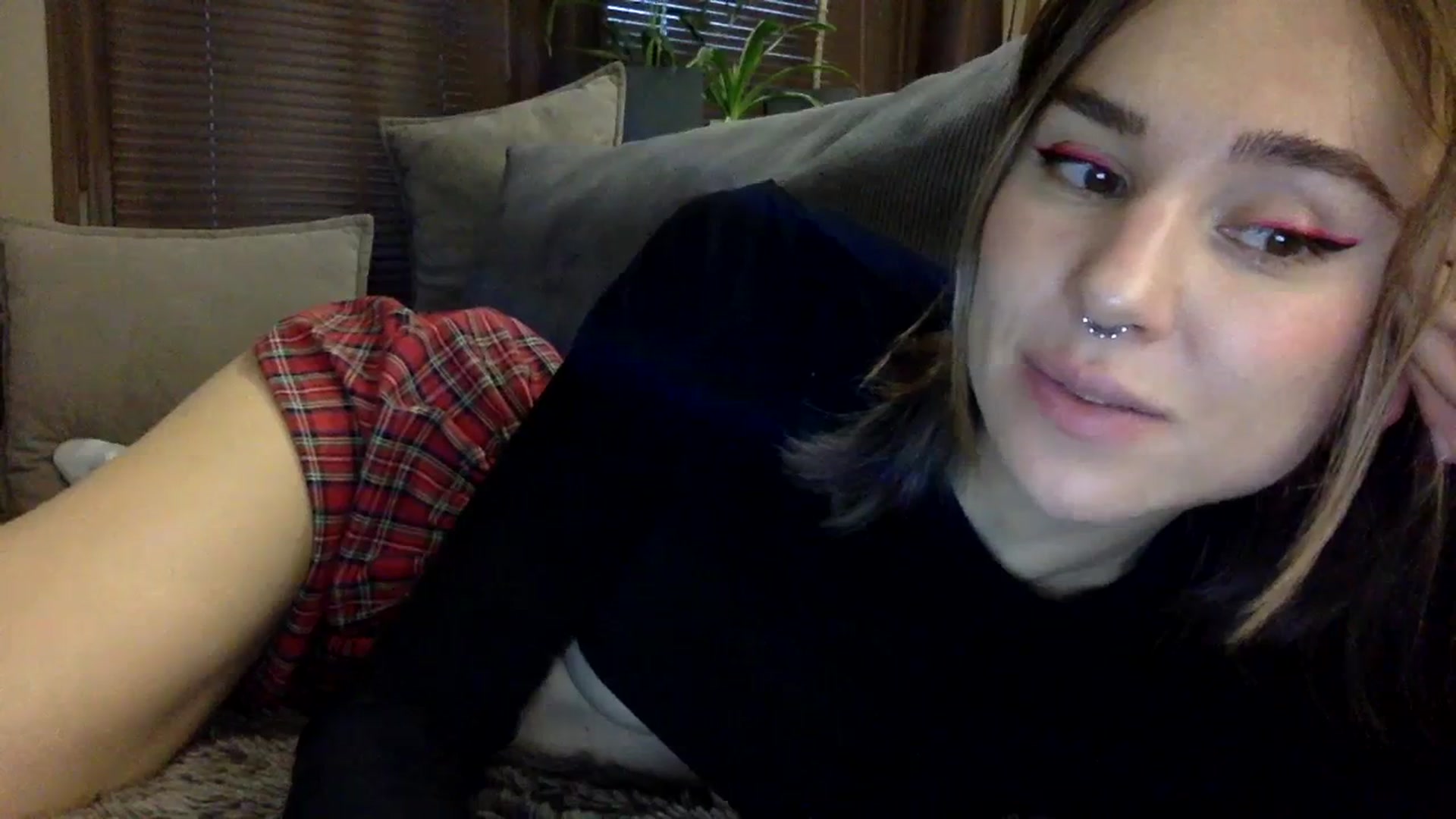 Gallery image thumbnail from EgoisticKitty's myfreecams stream on, 12/07/2023, 13:05 image 4 of 20