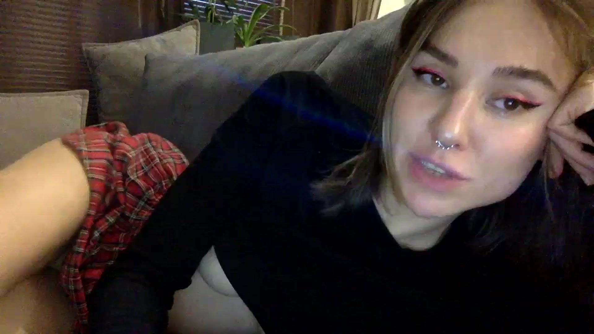 Gallery image thumbnail from EgoisticKitty's myfreecams stream on, 12/07/2023, 13:05 image 12 of 20