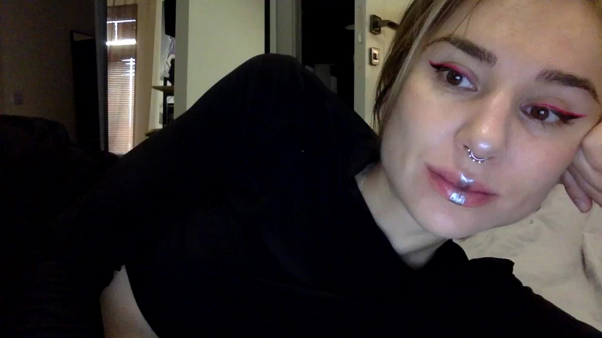 Gallery image thumbnail from EgoisticKitty's myfreecams stream on, 12/08/2023, 08:31 image 7 of 20