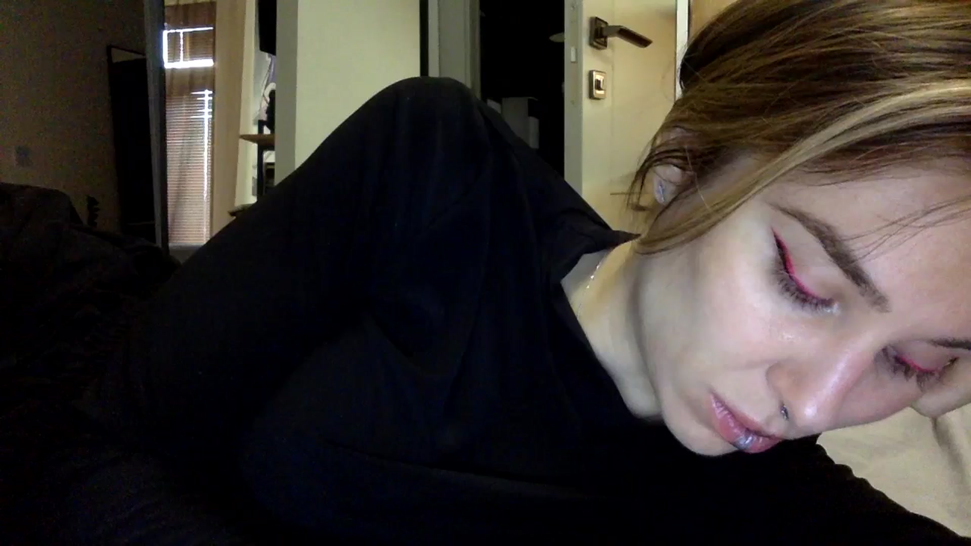 Gallery image thumbnail from EgoisticKitty's myfreecams stream on, 12/08/2023, 08:31 image 3 of 20