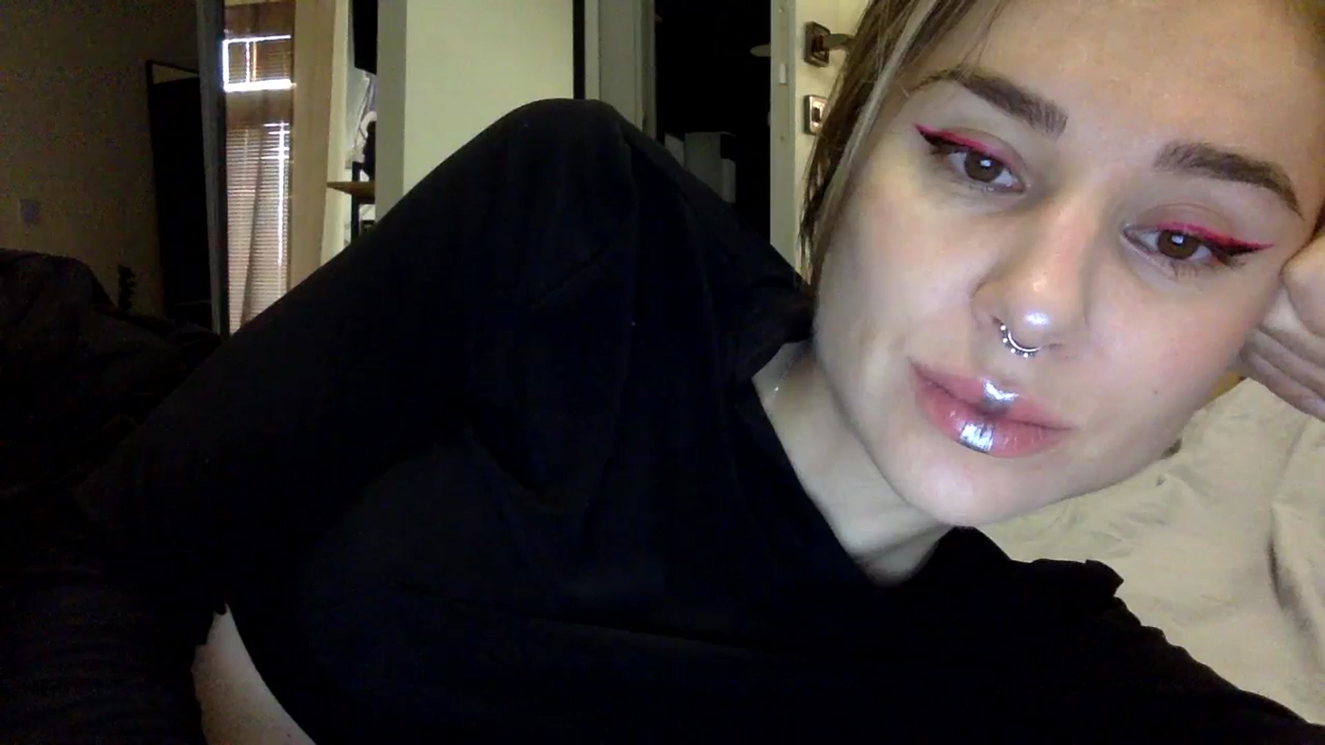 Gallery image thumbnail from EgoisticKitty's myfreecams stream on, 12/08/2023, 08:31 image 2 of 20