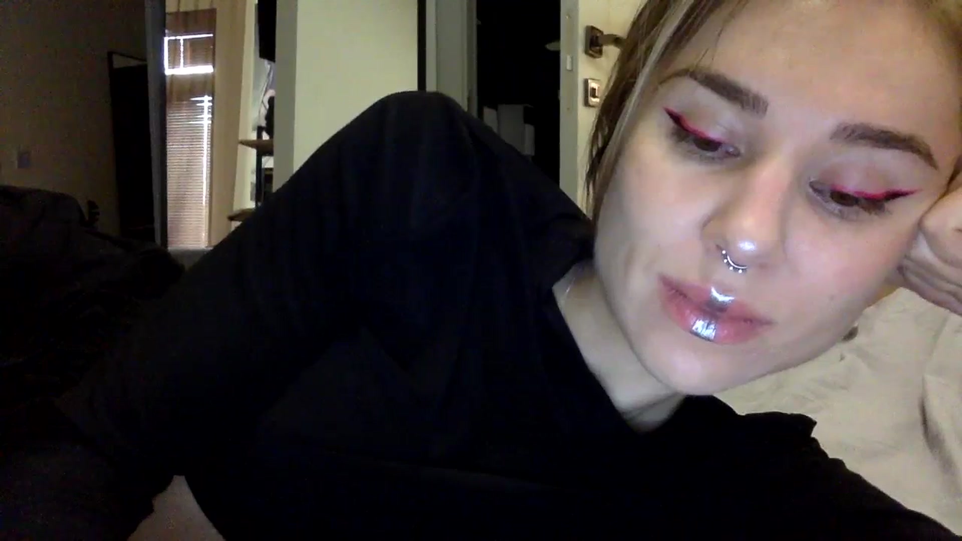 Gallery image thumbnail from EgoisticKitty's myfreecams stream on, 12/08/2023, 08:31 image 4 of 20