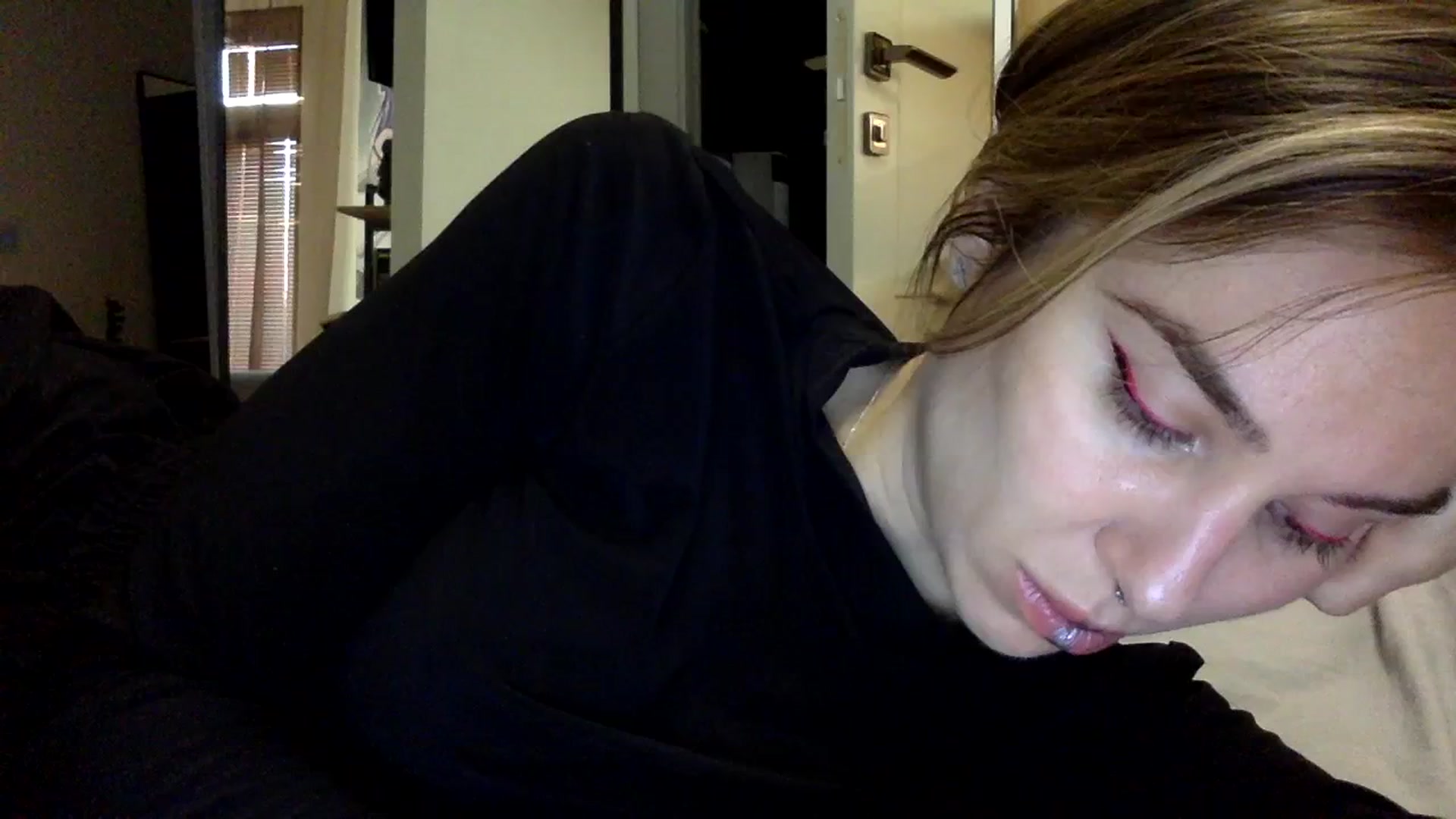 Gallery image thumbnail from EgoisticKitty's myfreecams stream on, 12/08/2023, 08:31 image 1 of 20