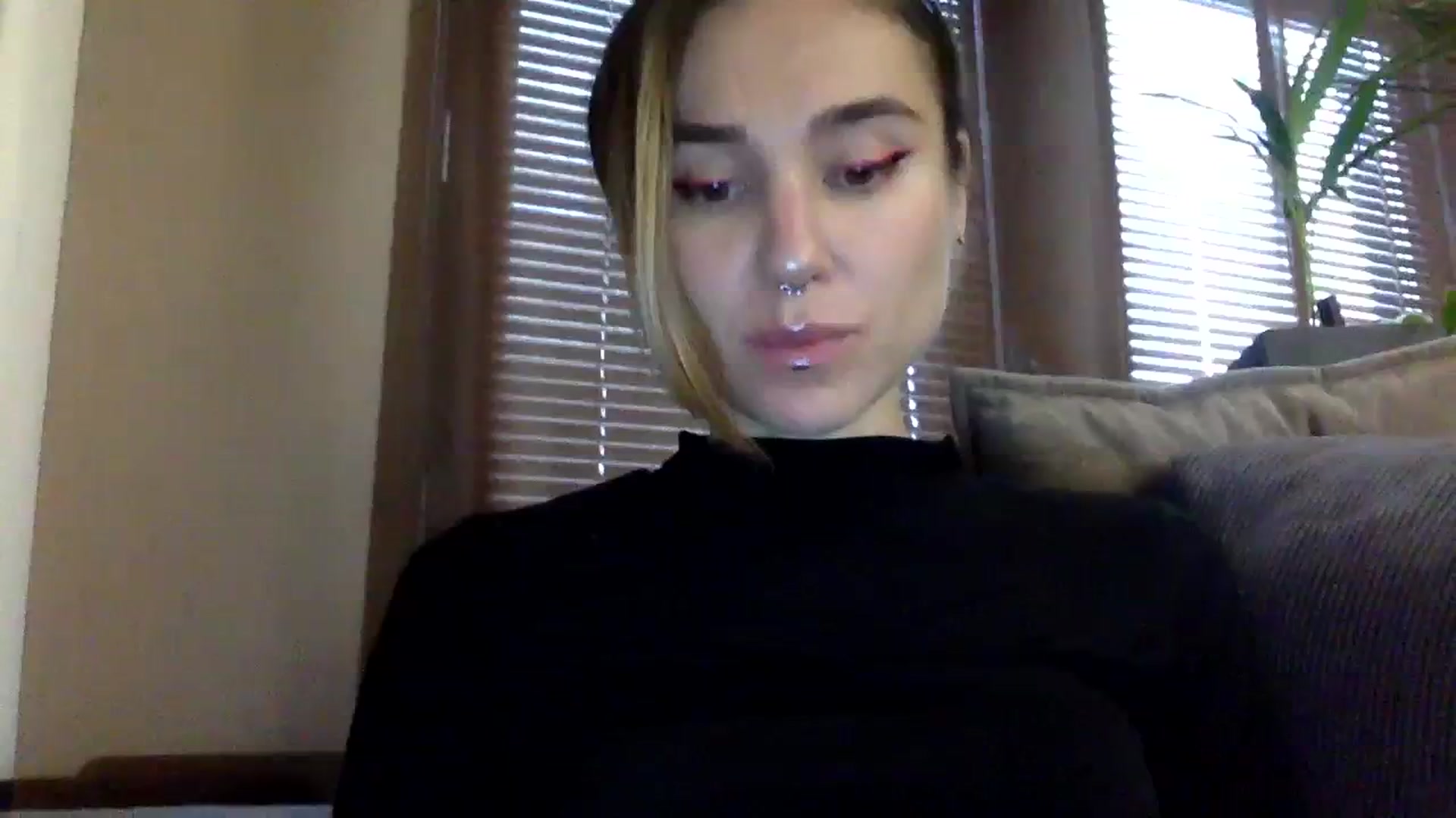 Gallery image thumbnail from EgoisticKitty's myfreecams stream on, 12/08/2023, 10:01 image 1 of 20