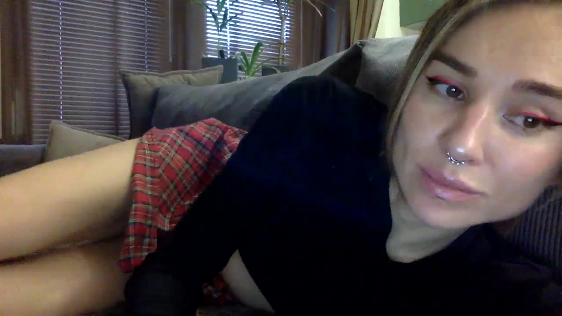 Gallery image thumbnail from EgoisticKitty's myfreecams stream on, 12/08/2023, 10:01 image 19 of 20