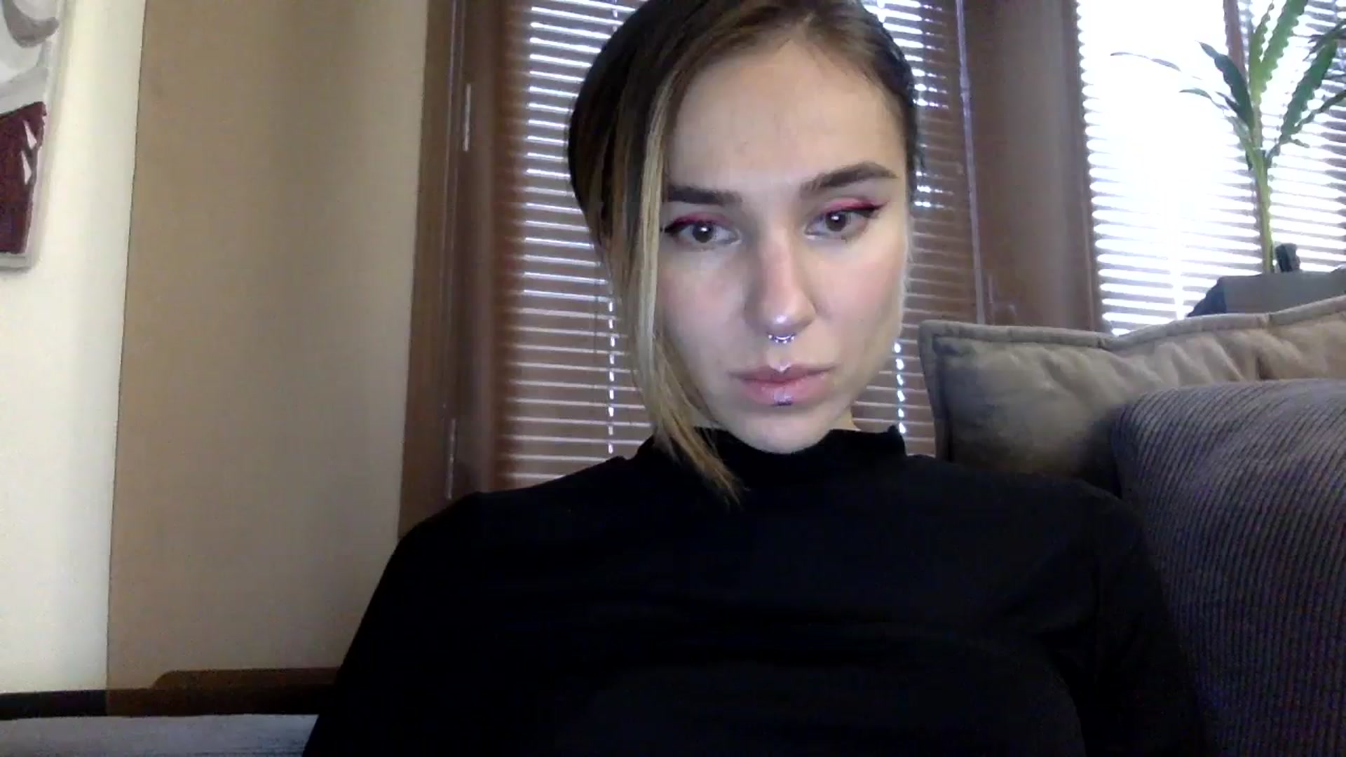 Gallery image thumbnail from EgoisticKitty's myfreecams stream on, 12/08/2023, 10:01 image 7 of 20