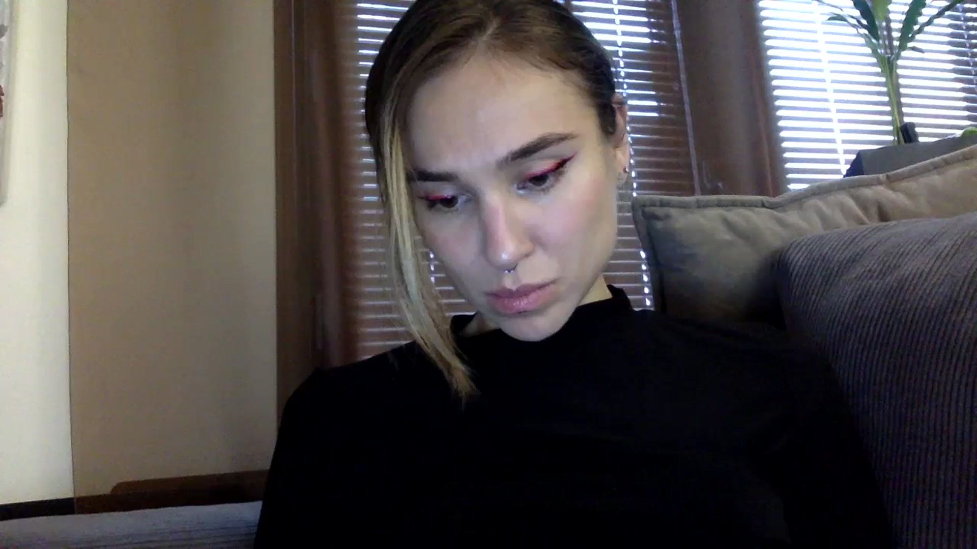 Gallery image thumbnail from EgoisticKitty's myfreecams stream on, 12/08/2023, 10:01 image 14 of 20