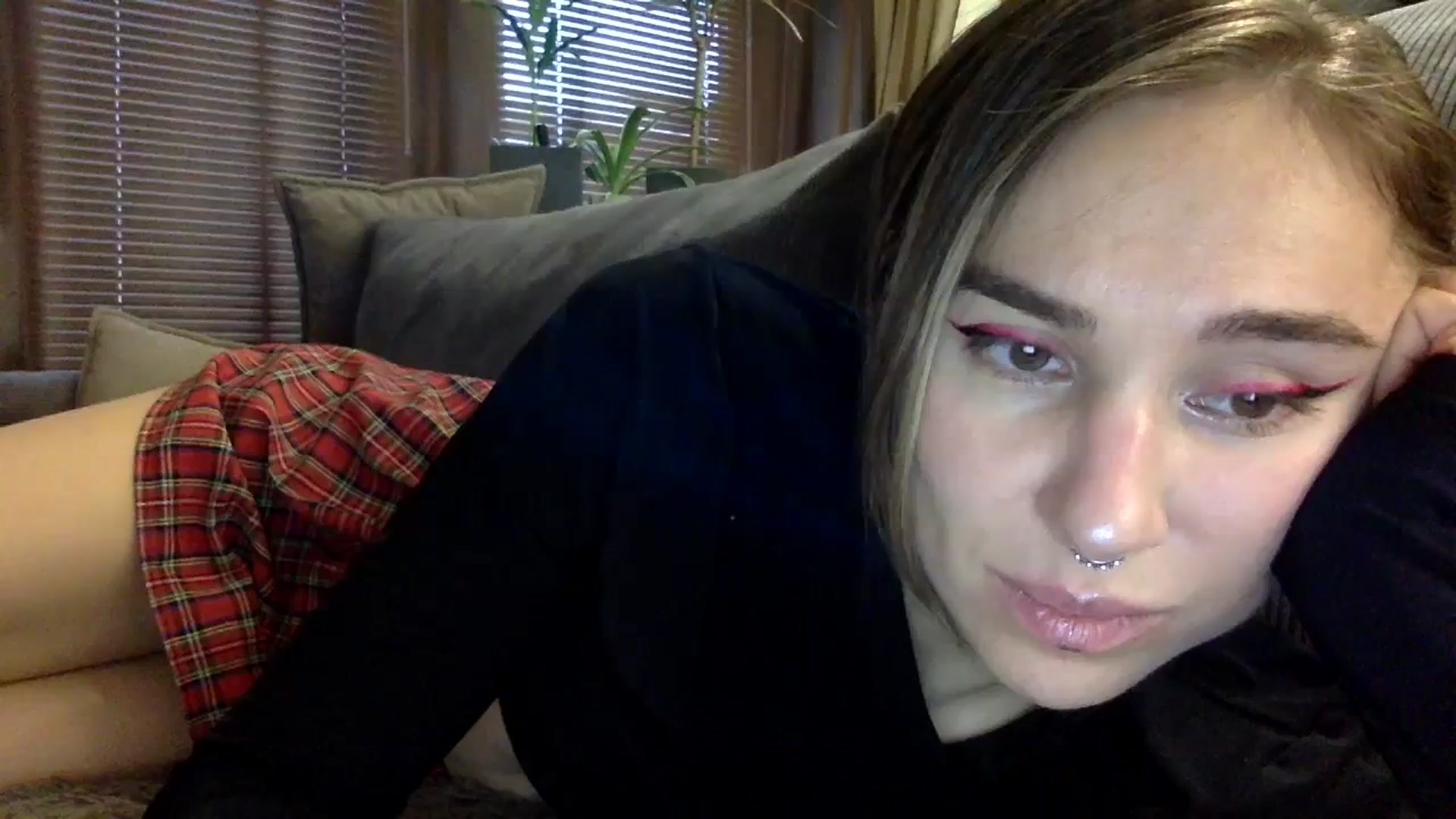 Gallery image thumbnail from EgoisticKitty's myfreecams stream on, 12/08/2023, 10:56 image 1 of 20