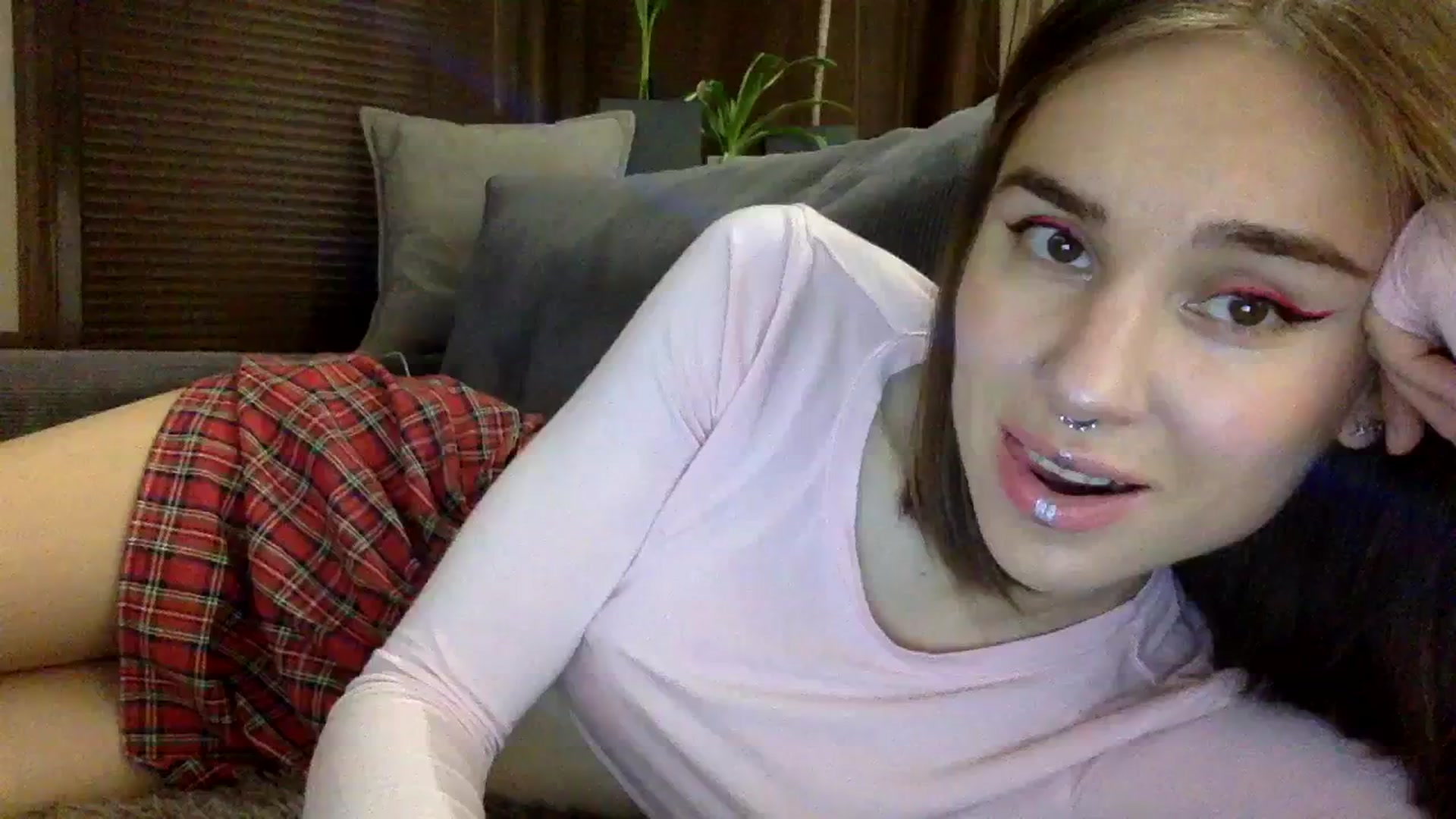 Gallery image thumbnail from EgoisticKitty's myfreecams stream on, 12/08/2023, 15:21 image 1 of 20