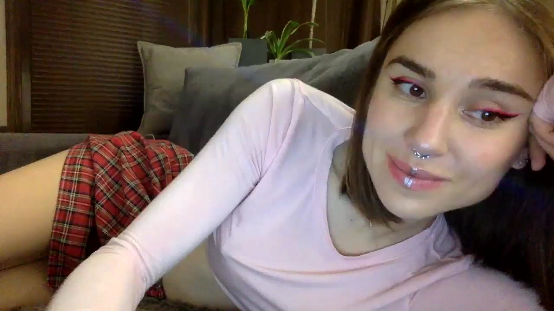 Gallery image thumbnail from EgoisticKitty's myfreecams stream on, 12/08/2023, 15:21 image 2 of 20
