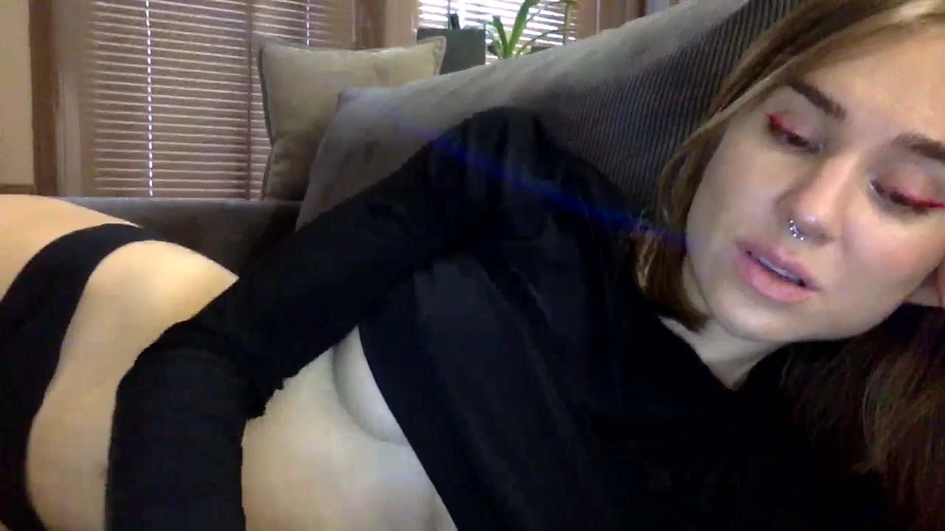 Gallery image thumbnail from EgoisticKitty's myfreecams stream on, 12/09/2023, 10:11 image 4 of 20
