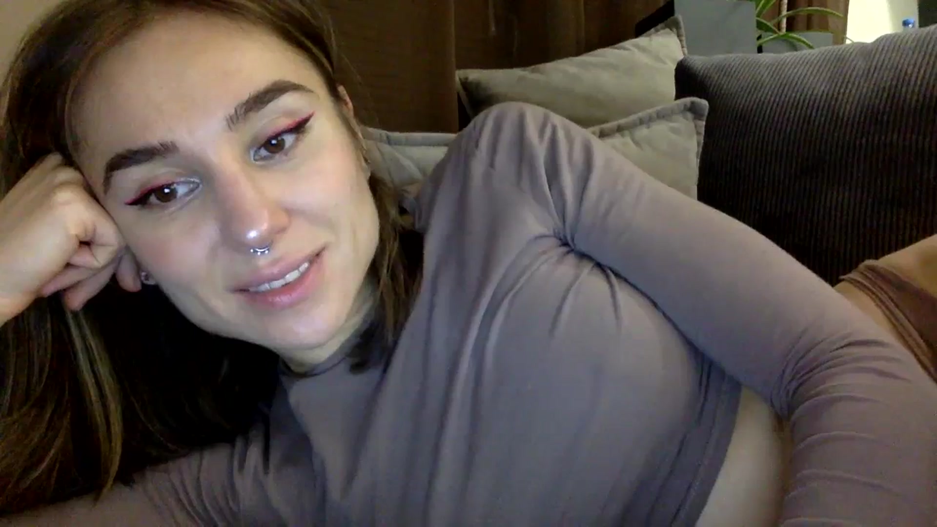 Gallery image thumbnail from EgoisticKitty's myfreecams stream on, 12/12/2023, 14:00 image 14 of 20
