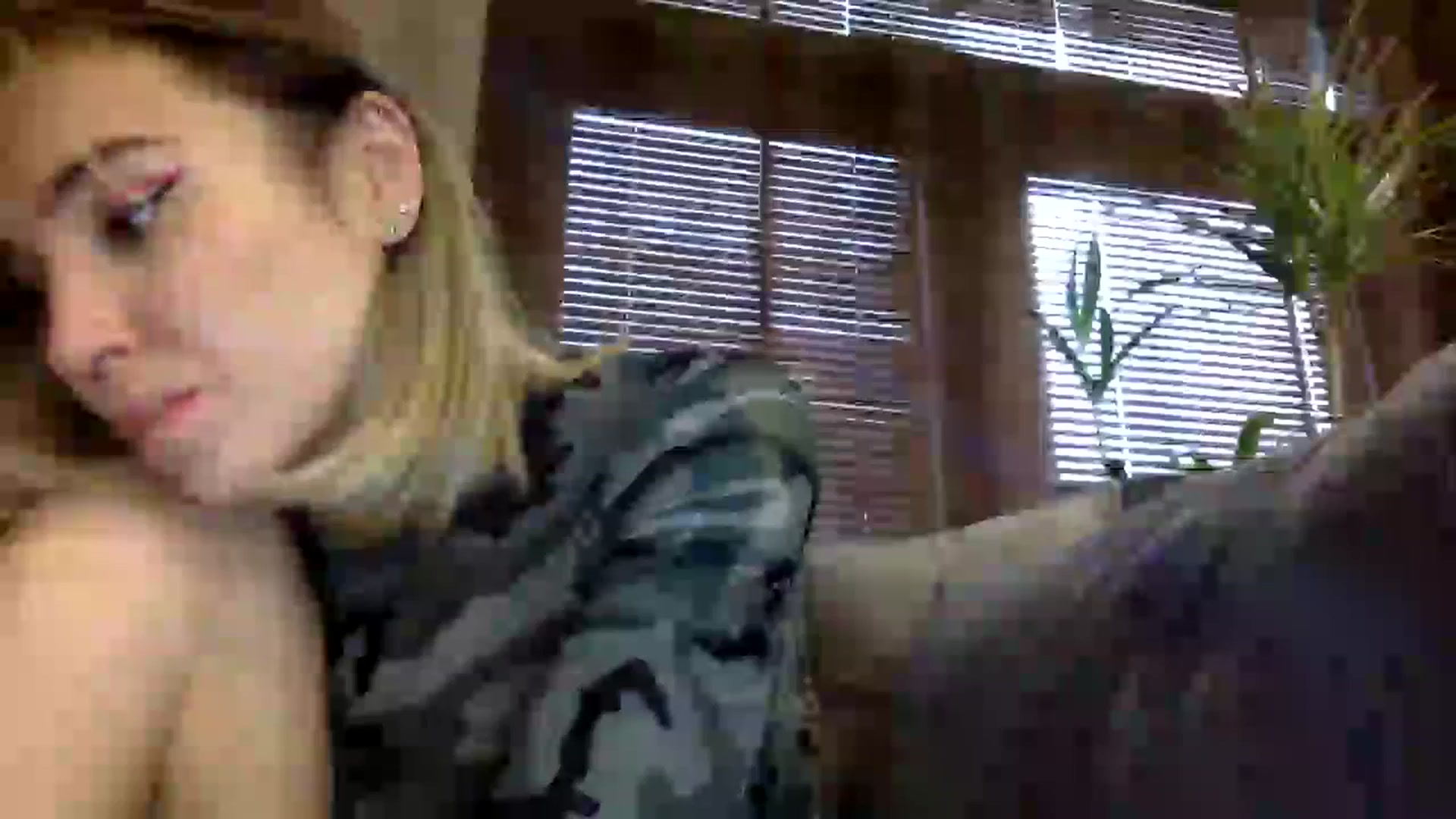 Gallery image thumbnail from EgoisticKitty's myfreecams stream on, 12/15/2023, 11:30 image 1 of 20