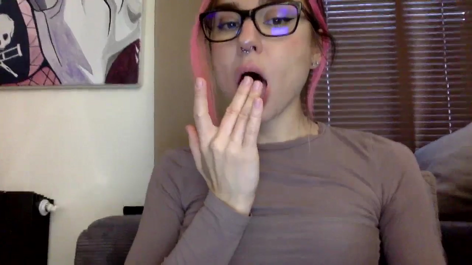 Gallery image thumbnail from EgoisticKitty's myfreecams stream on, 12/16/2023, 10:52 image 18 of 20