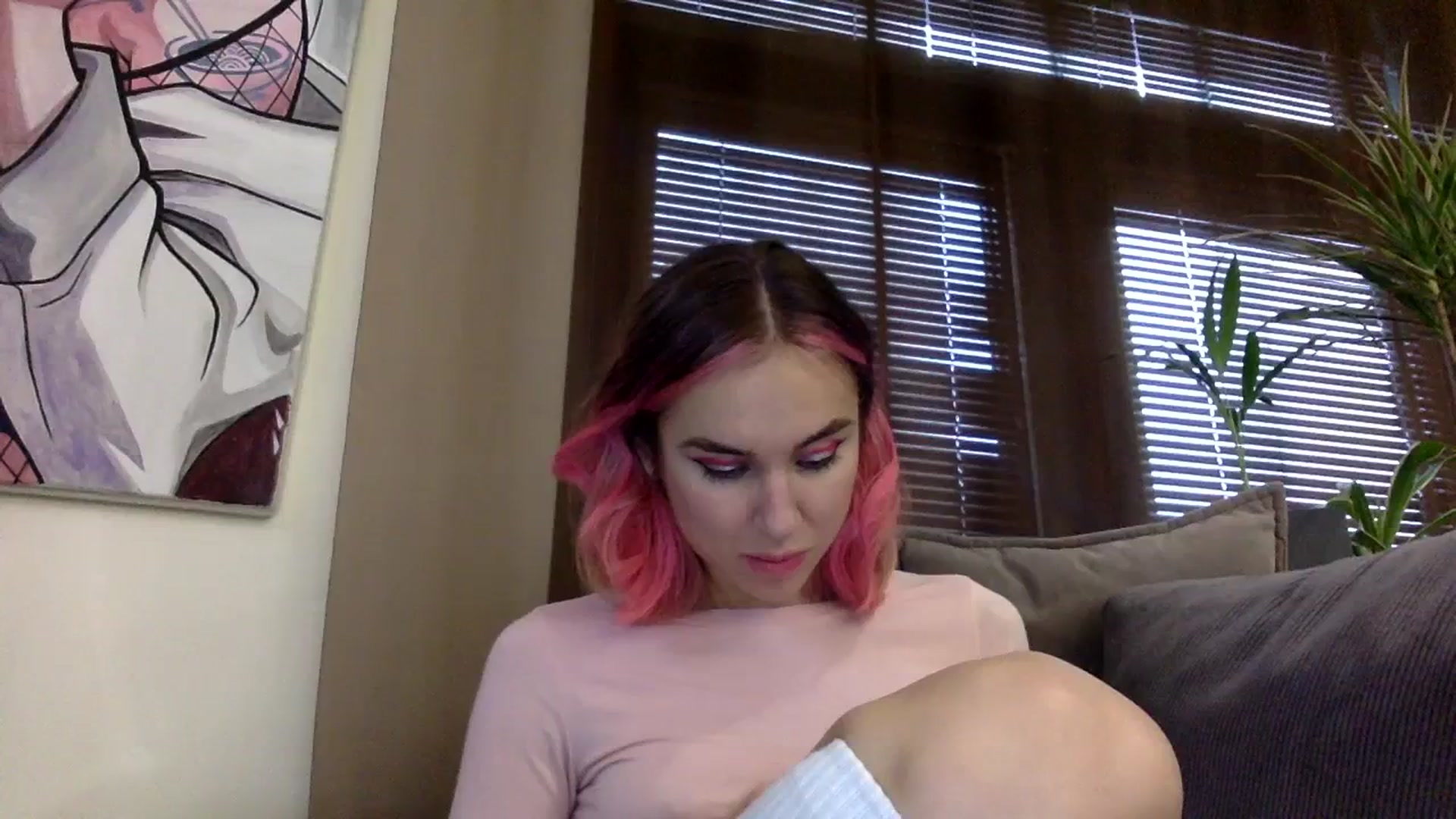 Gallery image thumbnail from EgoisticKitty's myfreecams stream on, 12/17/2023, 08:44 image 9 of 20