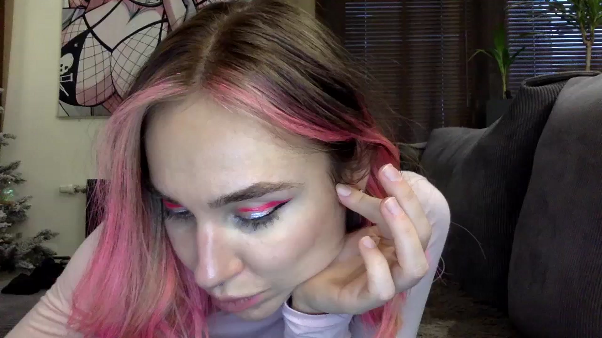 Gallery image thumbnail from EgoisticKitty's myfreecams stream on, 12/17/2023, 12:46 image 1 of 20