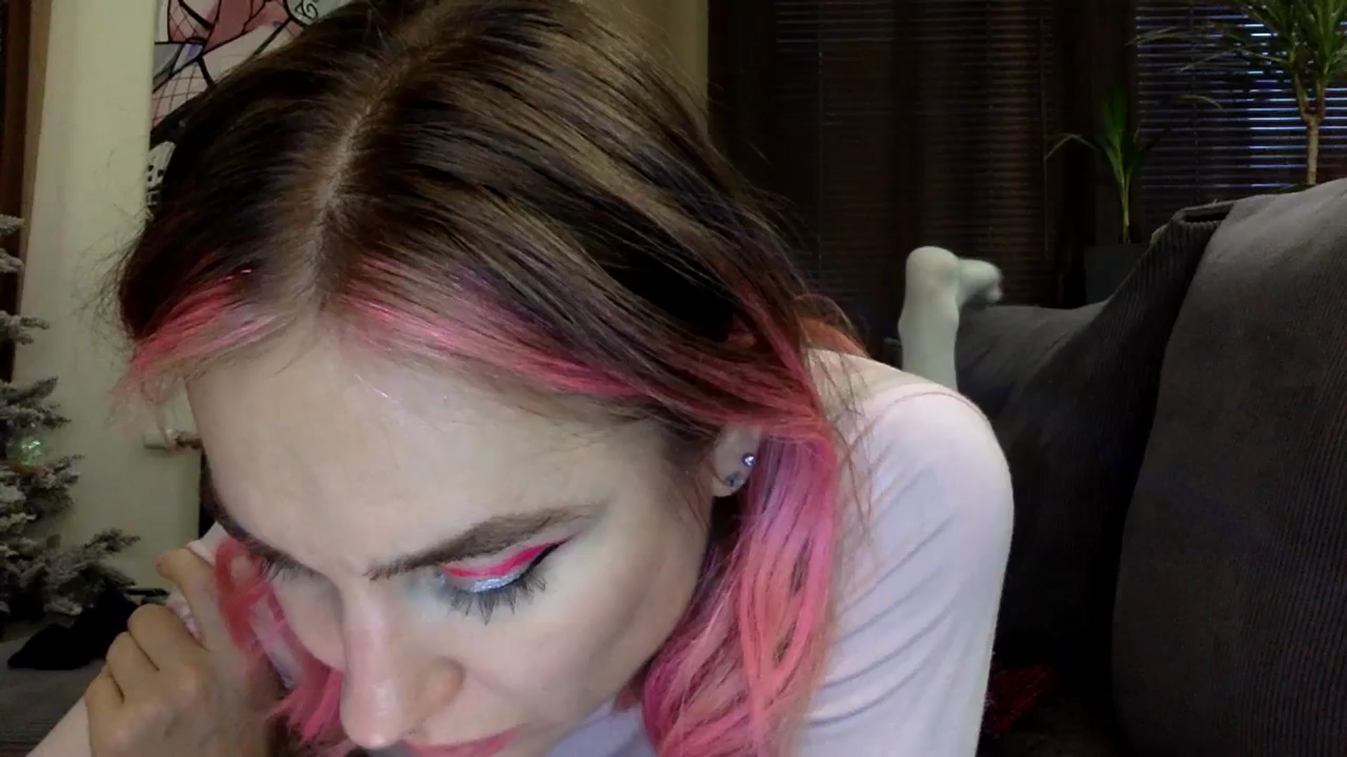 Gallery image thumbnail from EgoisticKitty's myfreecams stream on, 12/17/2023, 12:46 image 19 of 20