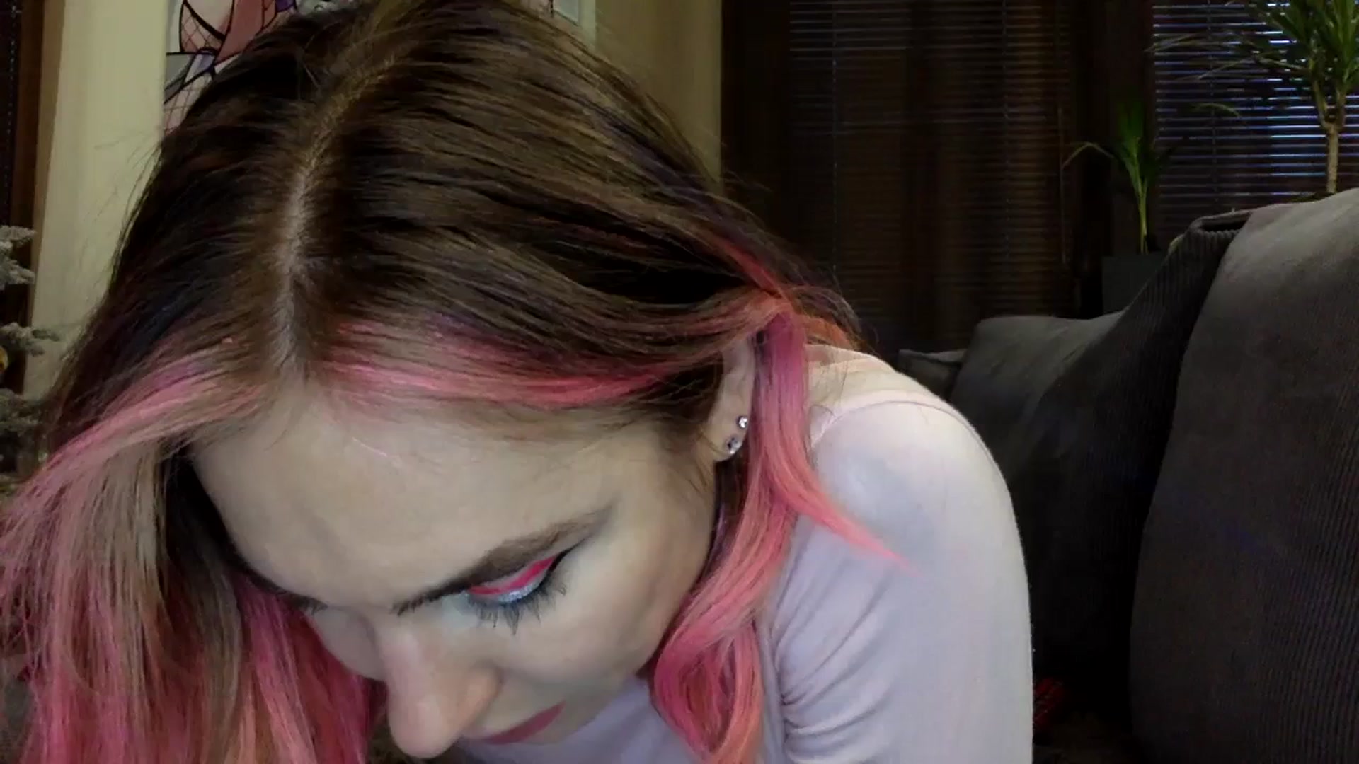 Gallery image thumbnail from EgoisticKitty's myfreecams stream on, 12/17/2023, 12:46 image 17 of 20