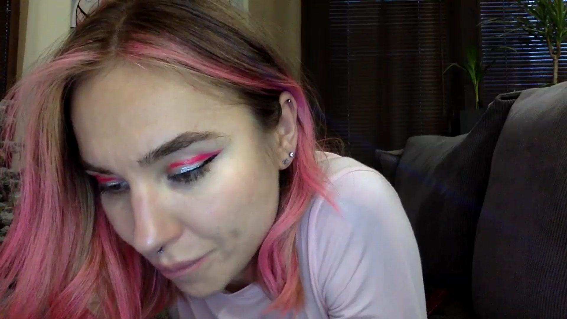 Gallery image thumbnail from EgoisticKitty's myfreecams stream on, 12/17/2023, 12:46 image 16 of 20