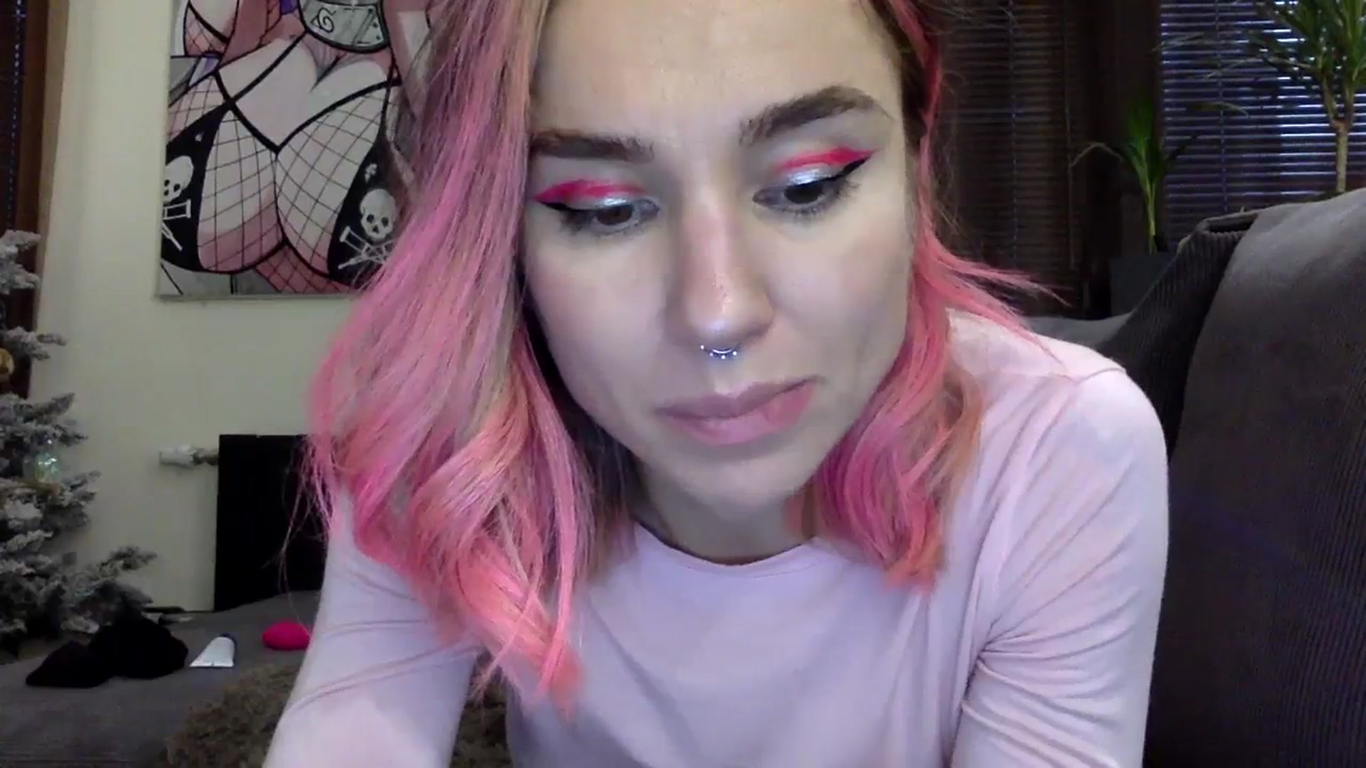 Gallery image thumbnail from EgoisticKitty's myfreecams stream on, 12/17/2023, 12:46 image 13 of 20
