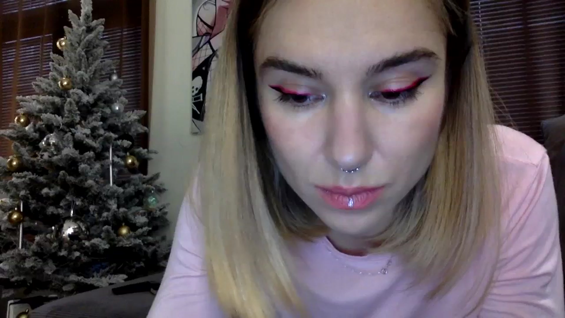 Gallery image thumbnail from EgoisticKitty's myfreecams stream on, 12/19/2023, 10:15 image 10 of 20
