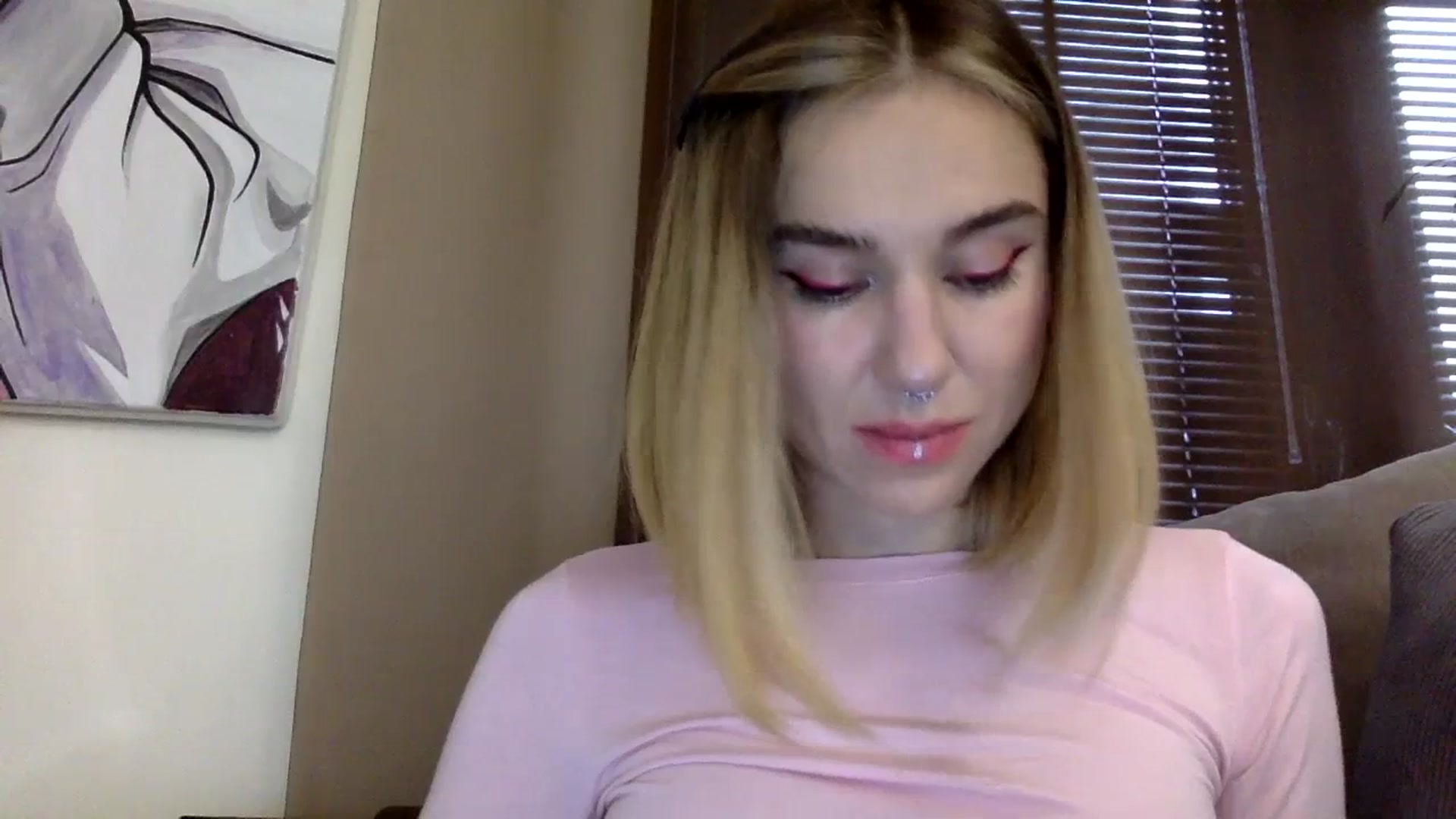 Gallery image thumbnail from EgoisticKitty's myfreecams stream on, 12/19/2023, 10:15 image 3 of 20
