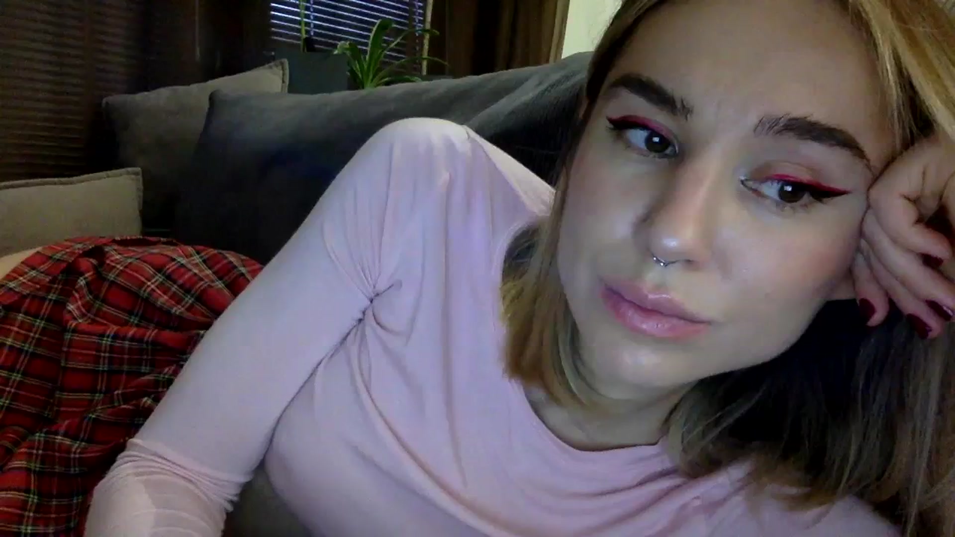 Gallery image thumbnail from EgoisticKitty's myfreecams stream on, 12/19/2023, 13:12 image 10 of 20