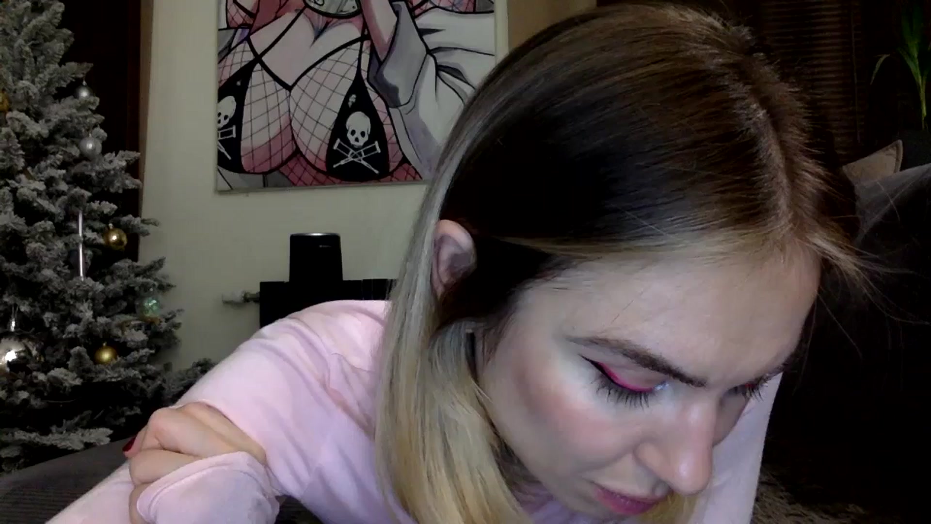 Gallery image thumbnail from EgoisticKitty's myfreecams stream on, 12/19/2023, 13:12 image 15 of 20