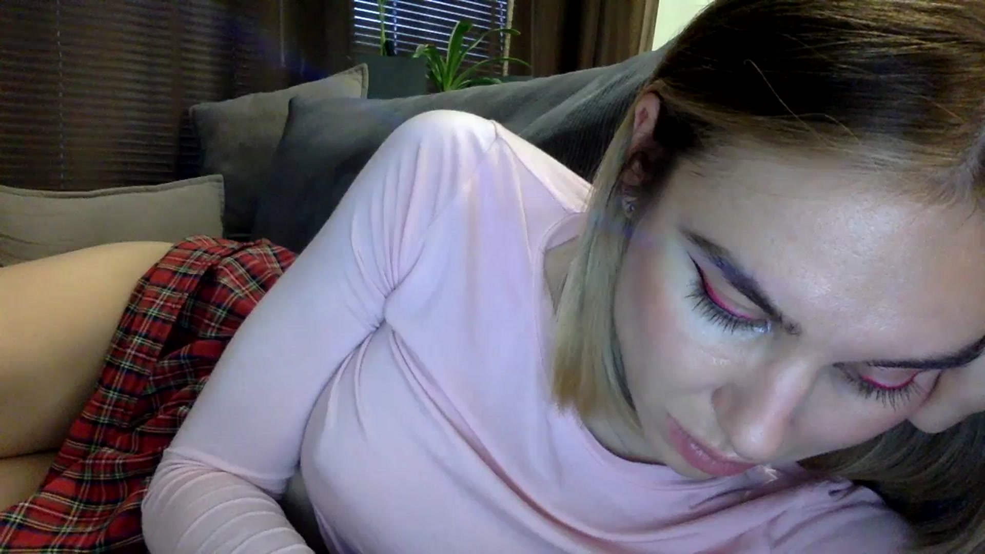 Gallery image thumbnail from EgoisticKitty's myfreecams stream on, 12/19/2023, 13:12 image 9 of 20