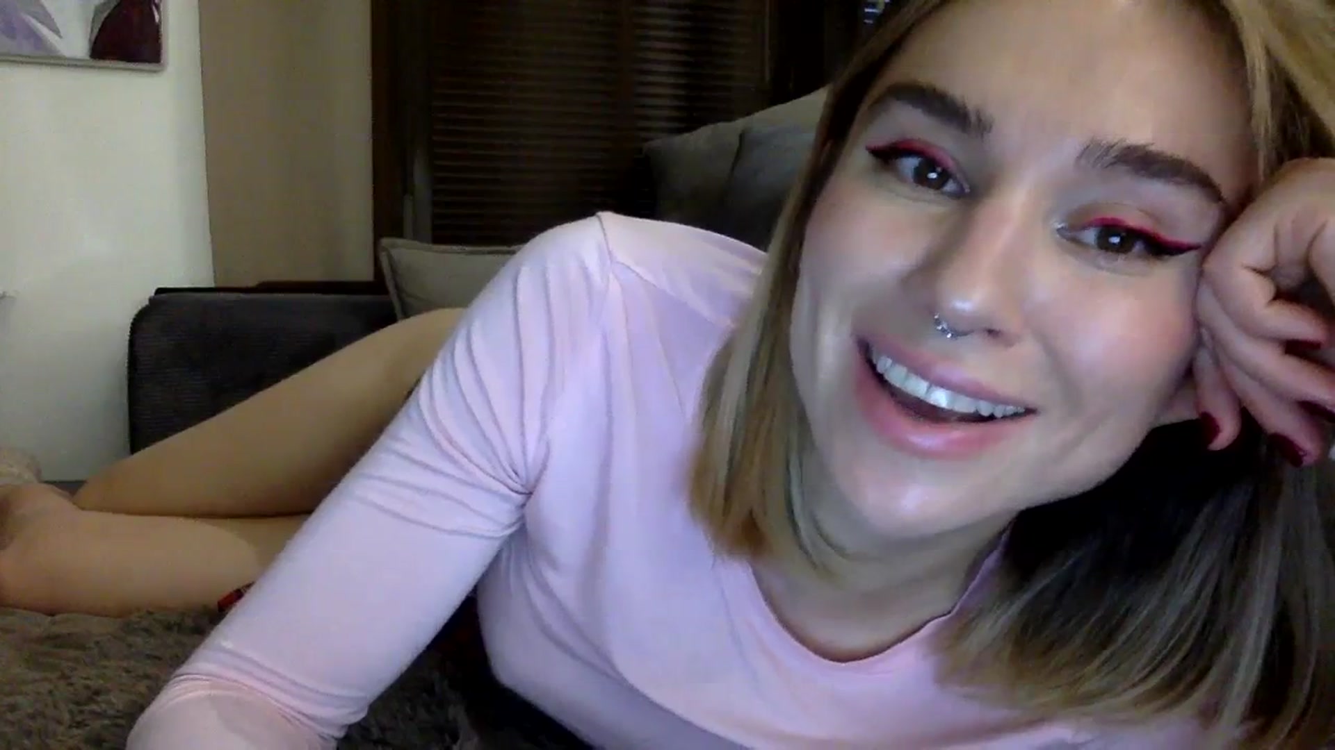 Gallery image thumbnail from EgoisticKitty's myfreecams stream on, 12/19/2023, 13:12 image 13 of 20