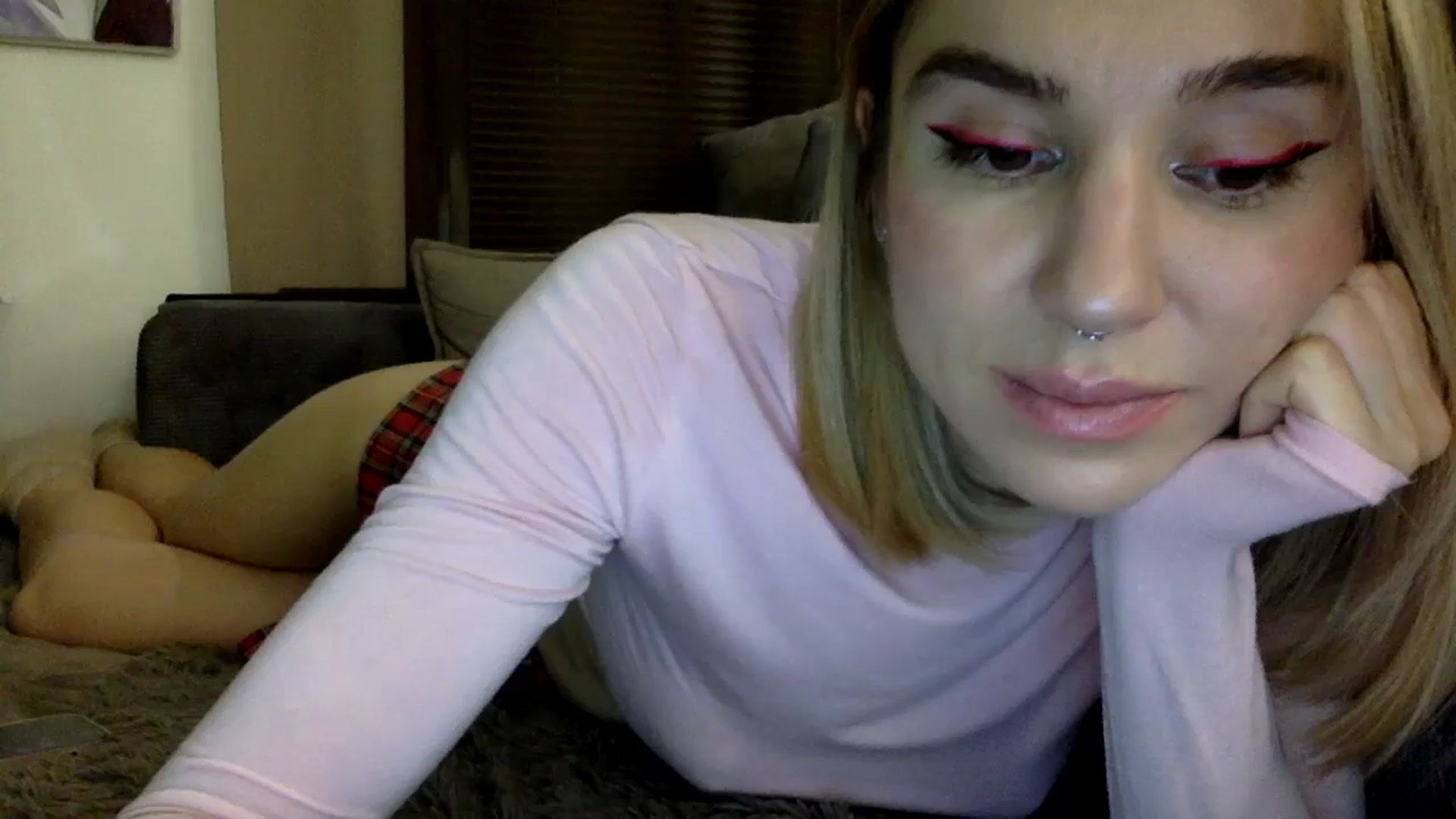 Gallery image thumbnail from EgoisticKitty's myfreecams stream on, 12/19/2023, 13:12 image 12 of 20