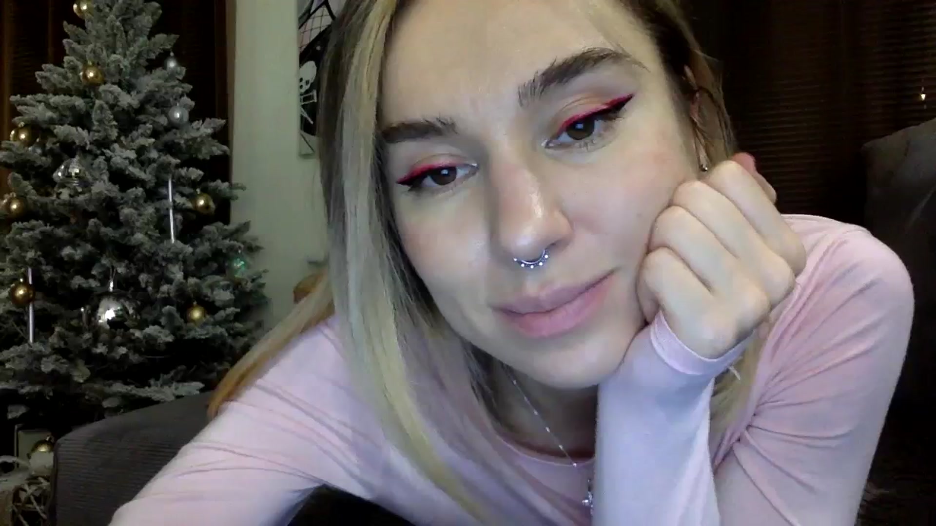 Gallery image thumbnail from EgoisticKitty's myfreecams stream on, 12/19/2023, 17:07 image 11 of 20