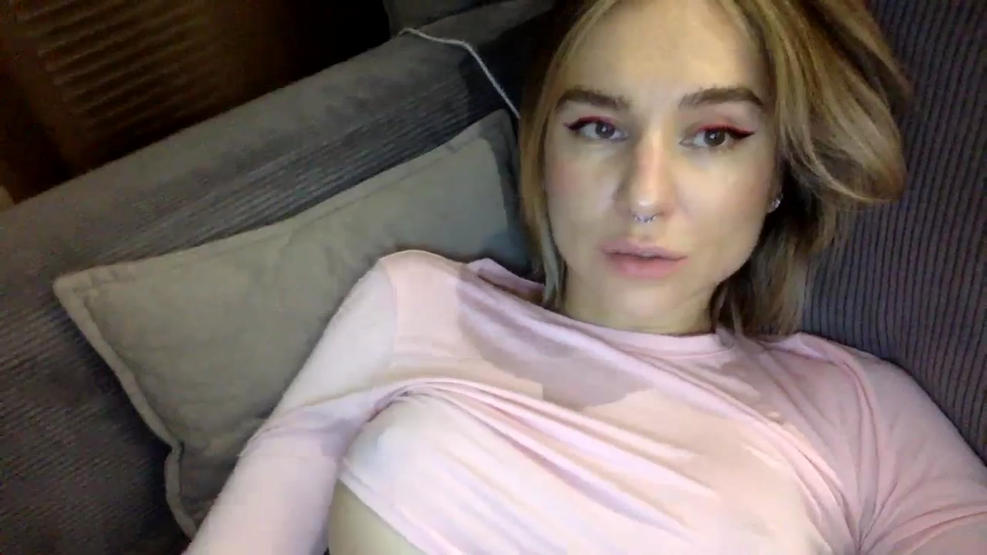 Gallery image thumbnail from EgoisticKitty's myfreecams stream on, 12/19/2023, 17:07 image 8 of 20