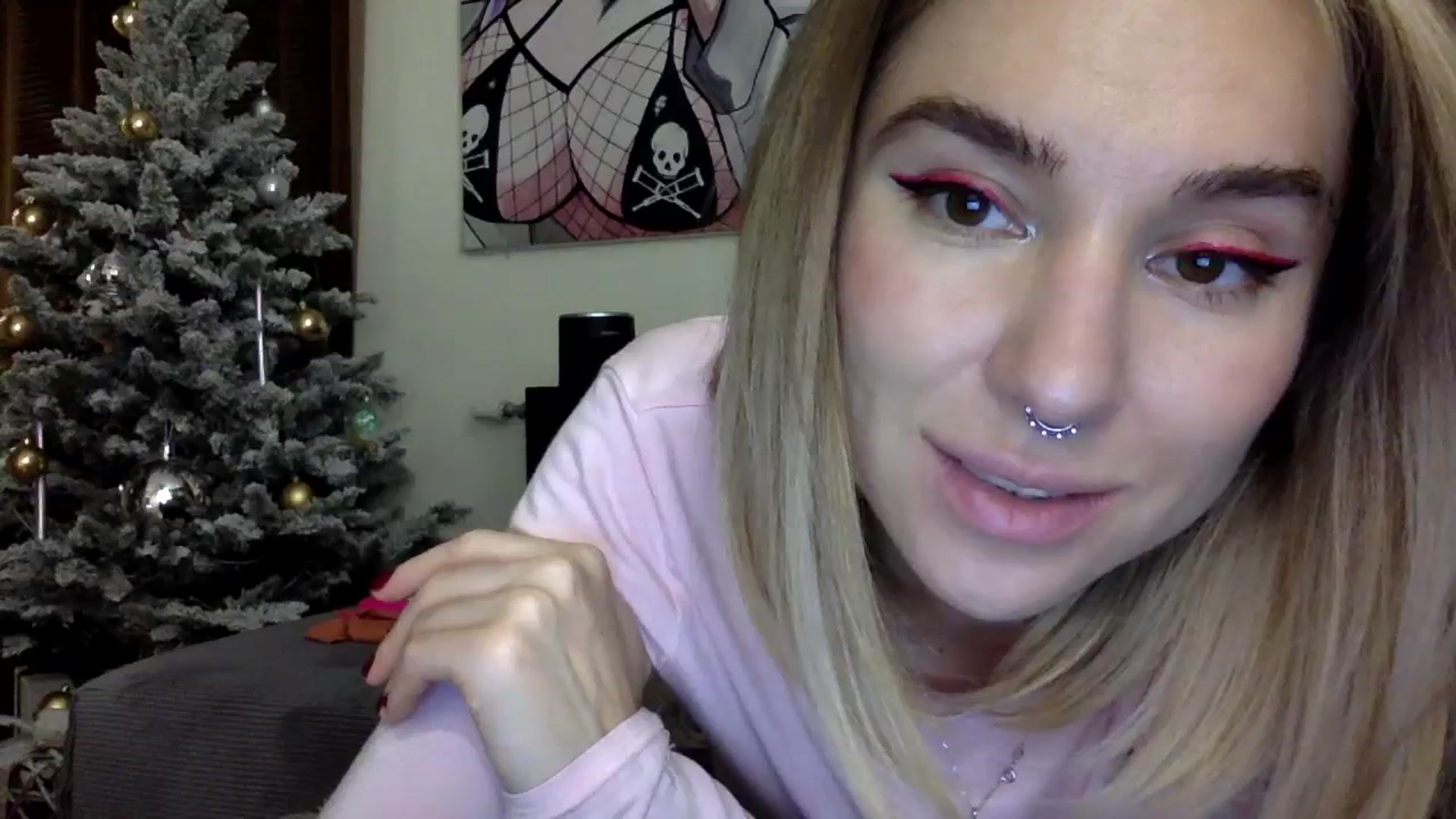 Gallery image thumbnail from EgoisticKitty's myfreecams stream on, 12/19/2023, 17:07 image 12 of 20