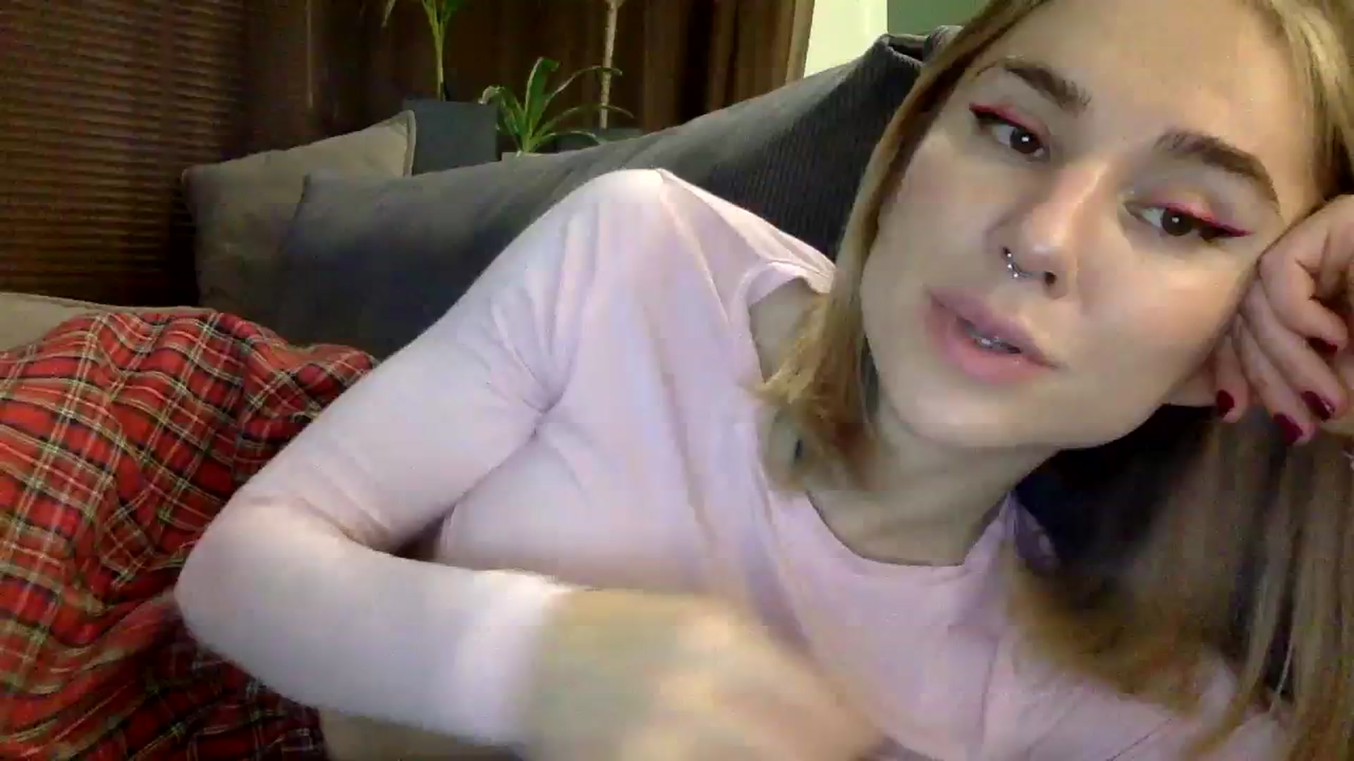 Gallery image thumbnail from EgoisticKitty's myfreecams stream on, 12/20/2023, 17:56 image 8 of 20
