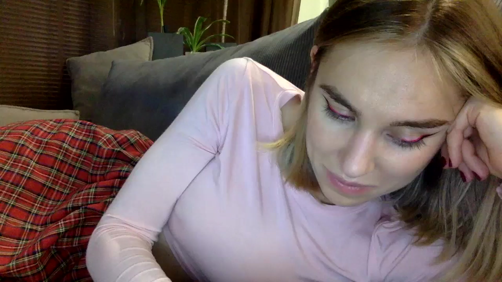 Gallery image thumbnail from EgoisticKitty's myfreecams stream on, 12/20/2023, 17:56 image 9 of 20