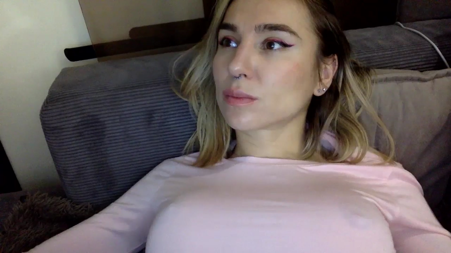 Gallery image thumbnail from EgoisticKitty's myfreecams stream on, 12/20/2023, 20:27 image 13 of 20