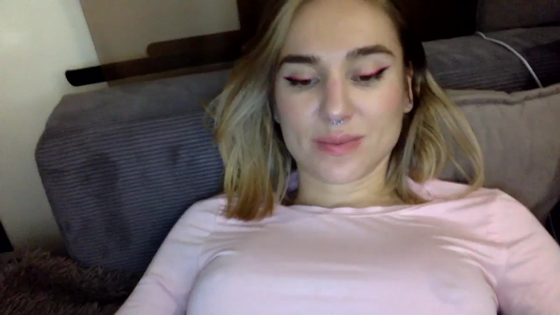 Gallery image thumbnail from EgoisticKitty's myfreecams stream on, 12/20/2023, 20:27 image 11 of 20