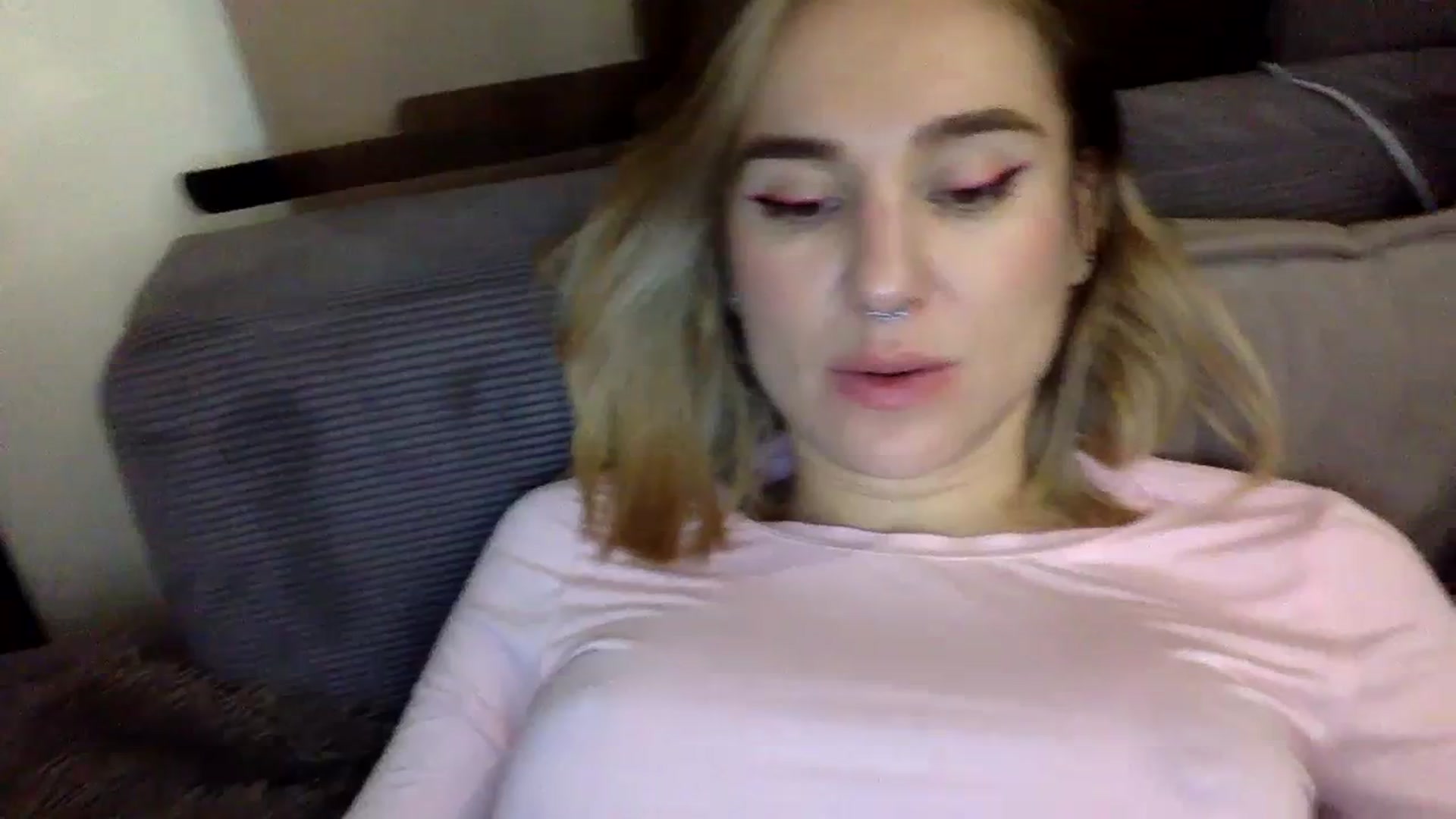Gallery image thumbnail from EgoisticKitty's myfreecams stream on, 12/20/2023, 20:27 image 9 of 20