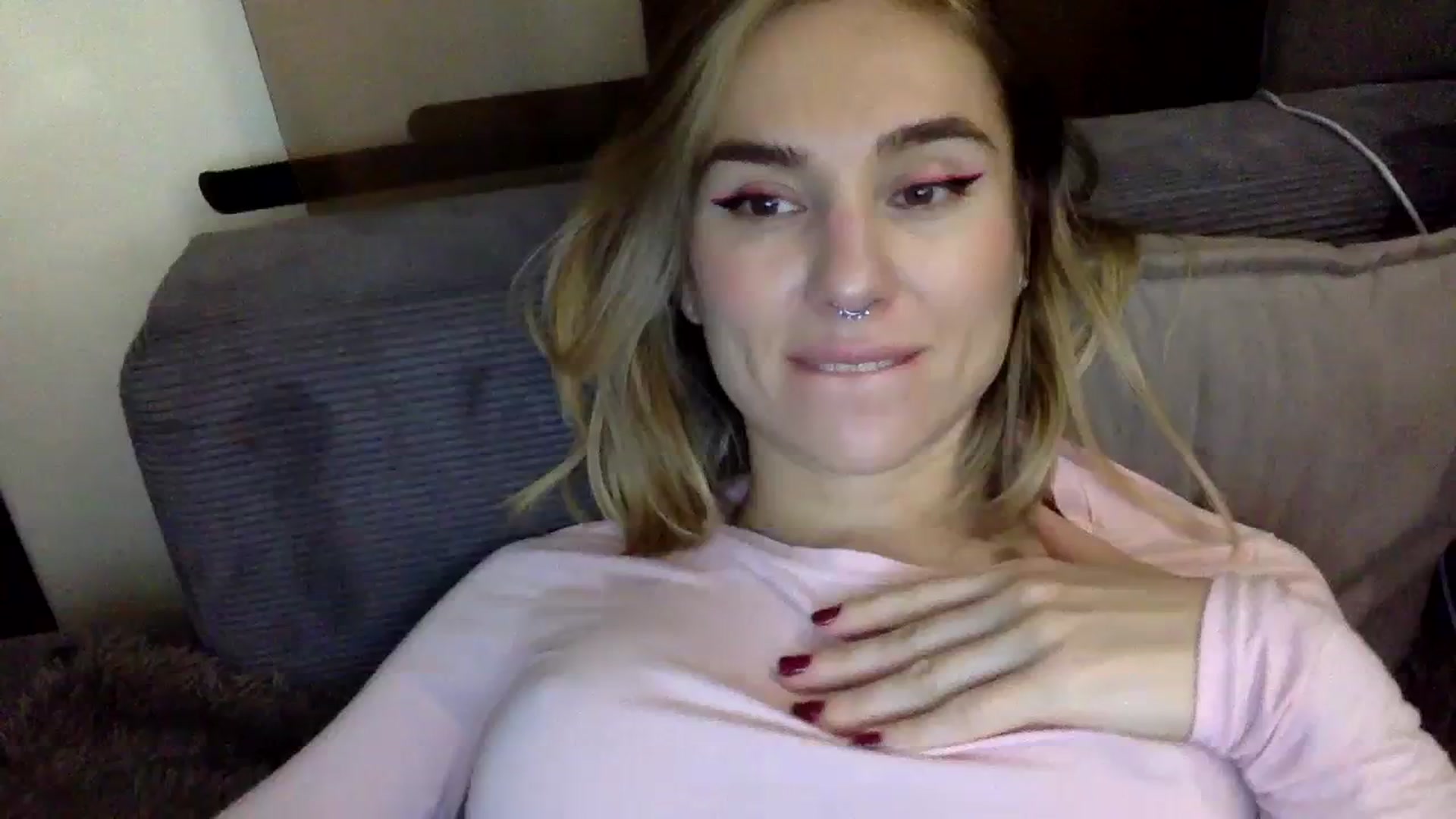 Gallery image thumbnail from EgoisticKitty's myfreecams stream on, 12/20/2023, 20:27 image 19 of 20