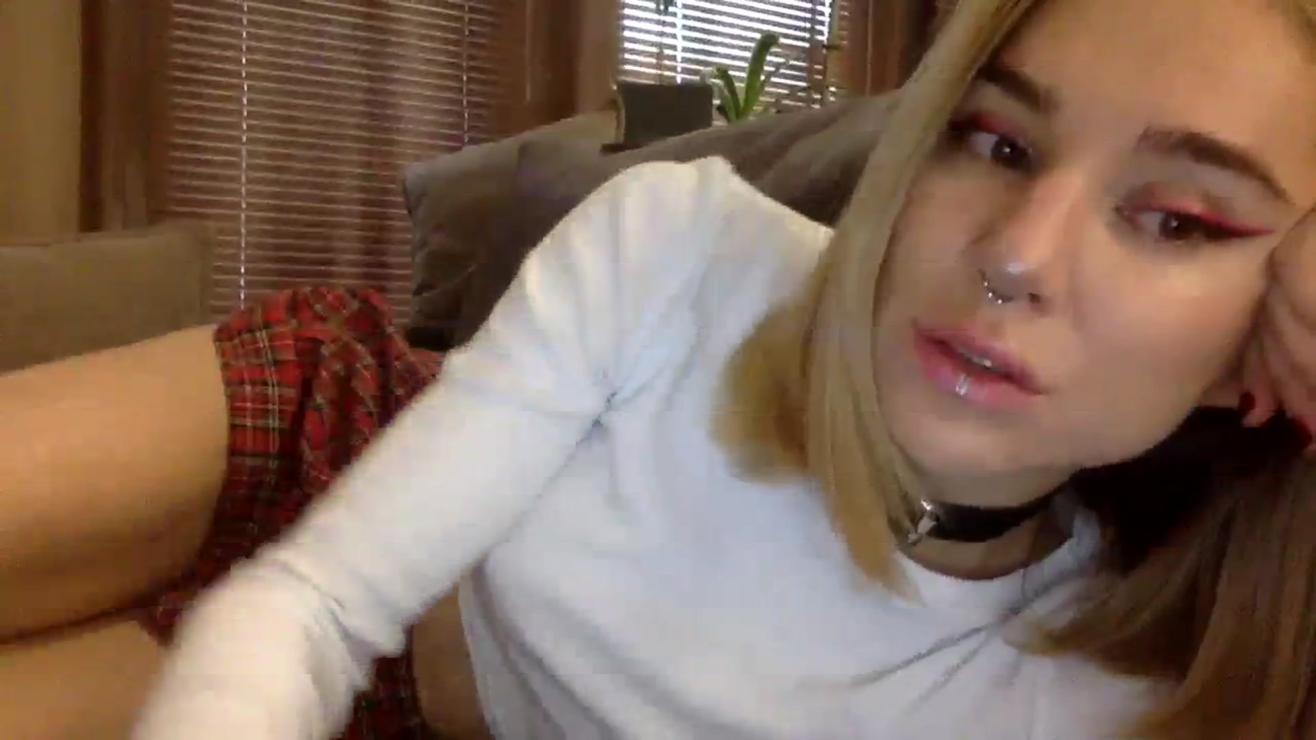 Gallery image thumbnail from EgoisticKitty's myfreecams stream on, 12/21/2023, 09:17 image 7 of 20