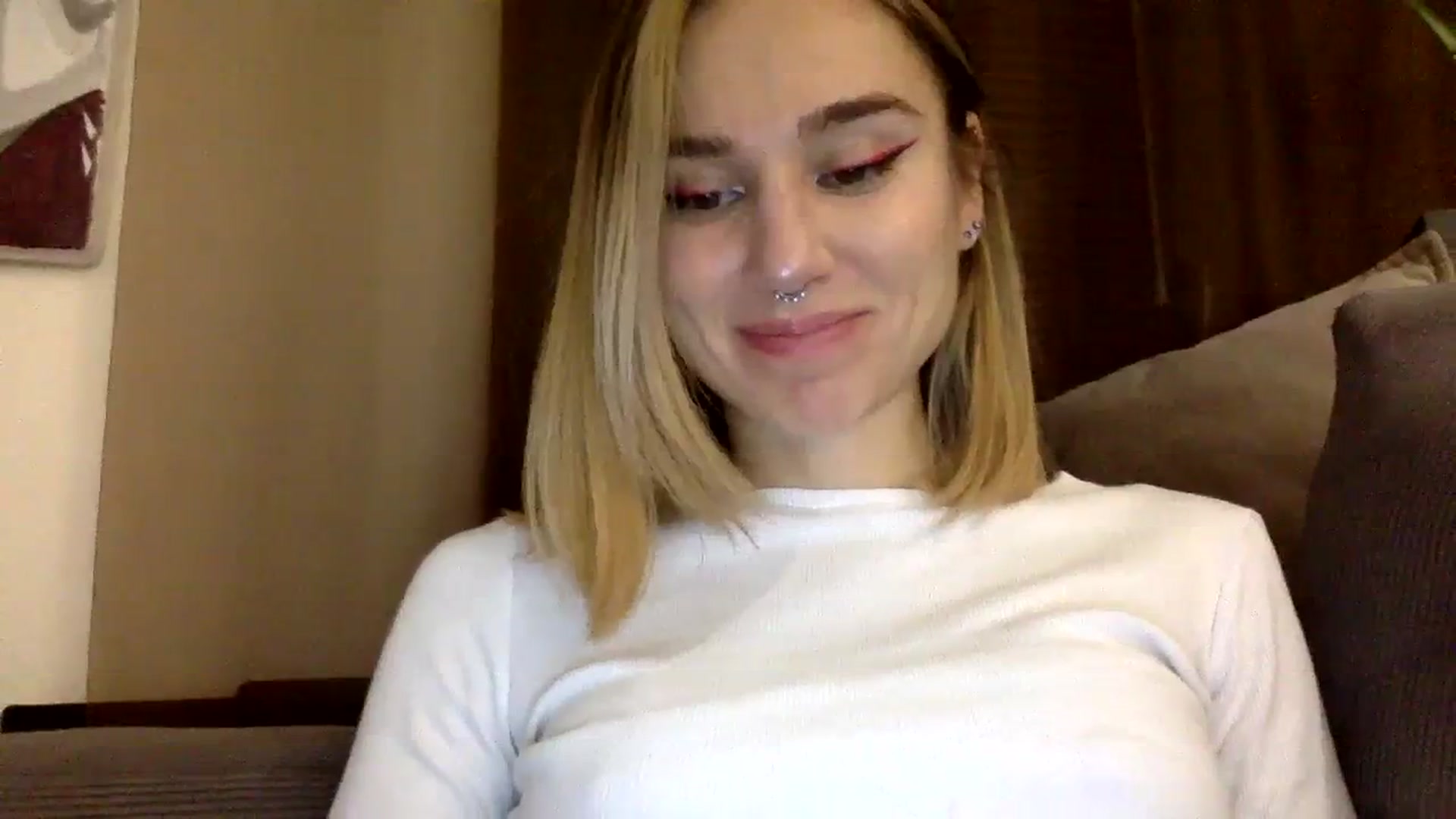 Gallery image thumbnail from EgoisticKitty's myfreecams stream on, 12/21/2023, 15:00 image 14 of 20