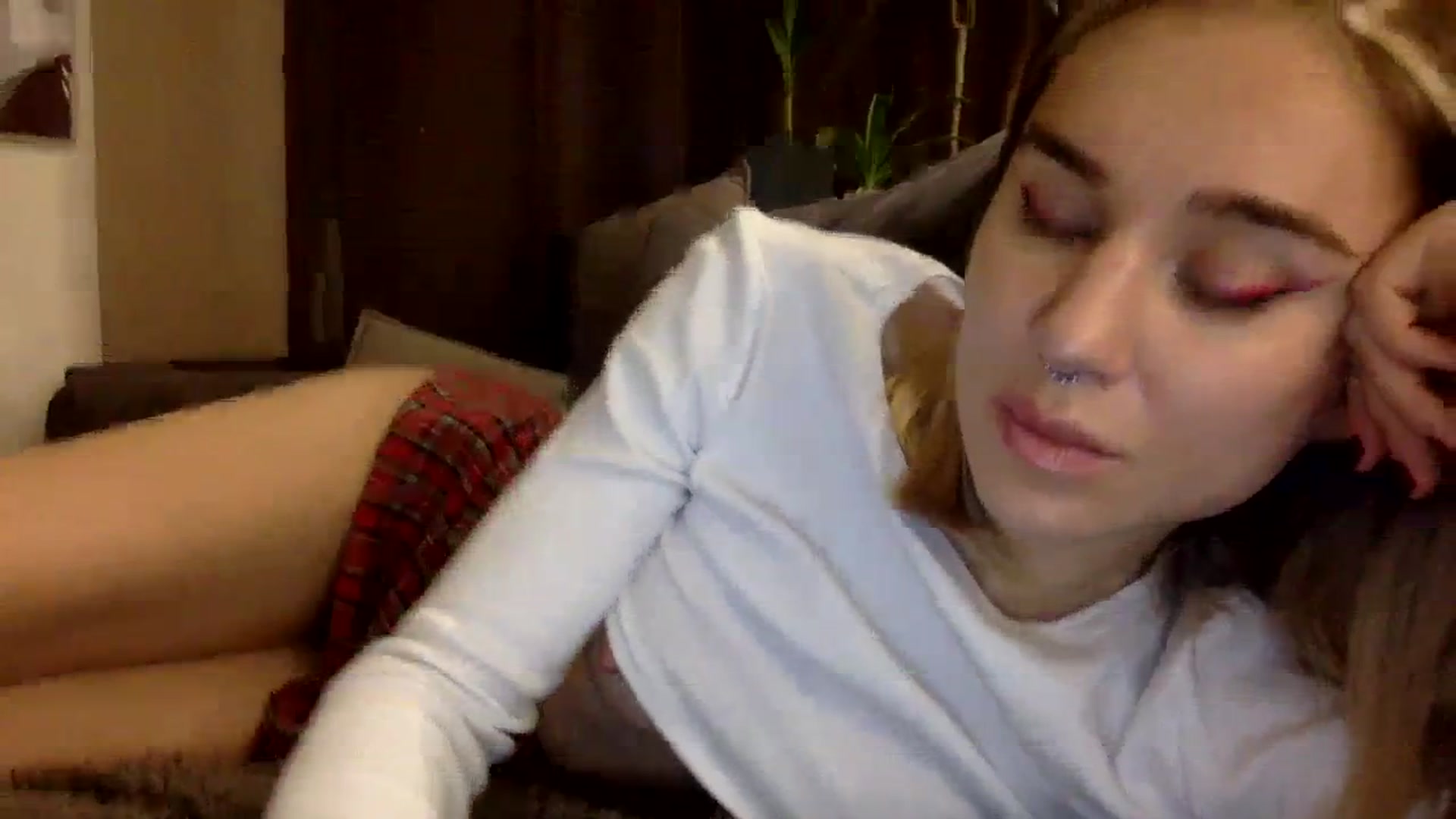 Gallery image thumbnail from EgoisticKitty's myfreecams stream on, 12/21/2023, 17:02 image 13 of 20