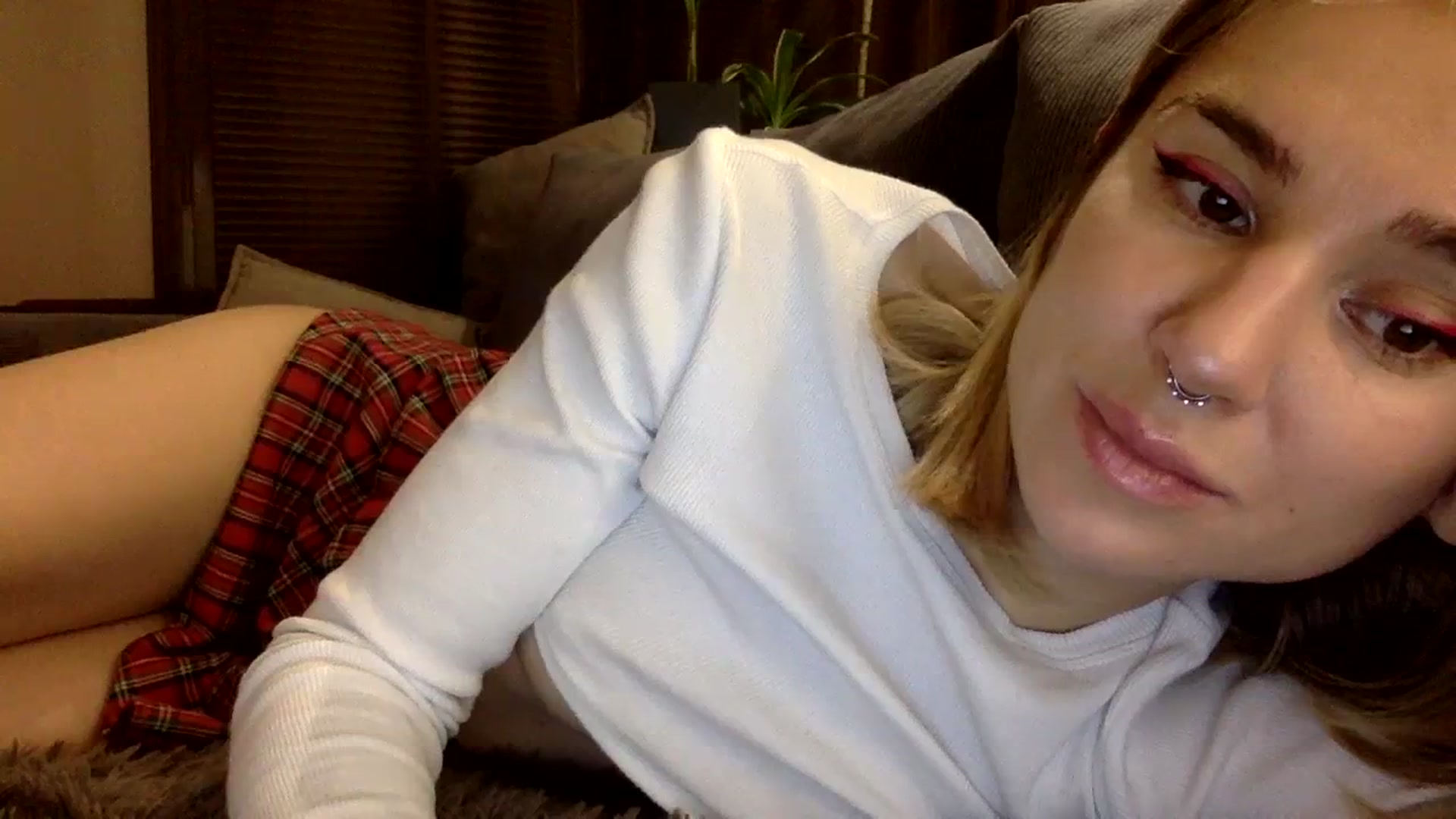 Gallery image thumbnail from EgoisticKitty's myfreecams stream on, 12/21/2023, 17:02 image 12 of 20