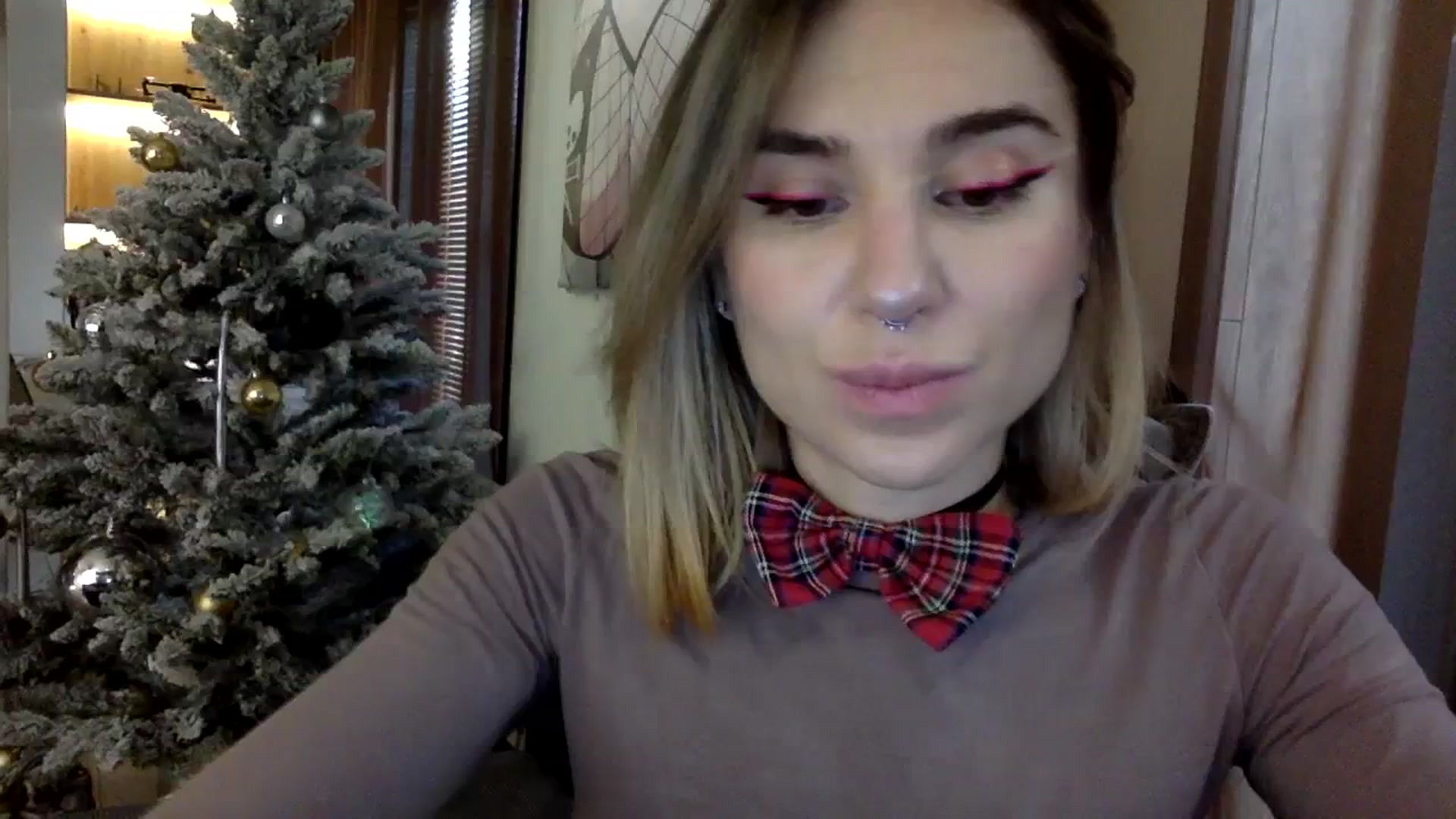 Gallery image thumbnail from EgoisticKitty's myfreecams stream on, 12/22/2023, 08:33 image 13 of 20