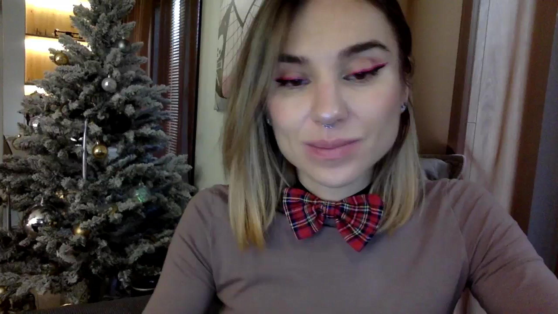 Gallery image thumbnail from EgoisticKitty's myfreecams stream on, 12/22/2023, 08:33 image 15 of 20
