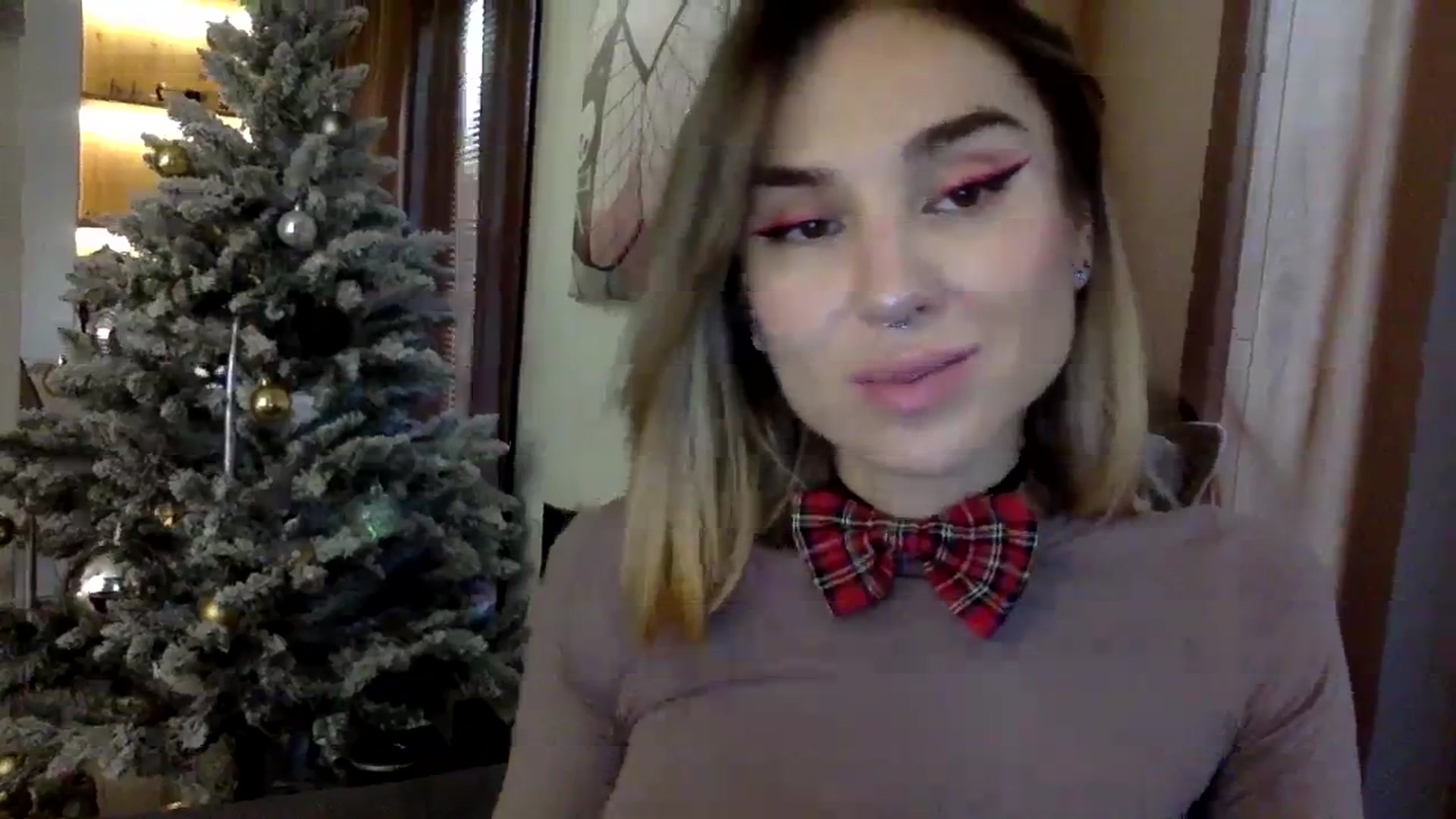Gallery image thumbnail from EgoisticKitty's myfreecams stream on, 12/22/2023, 08:33 image 14 of 20