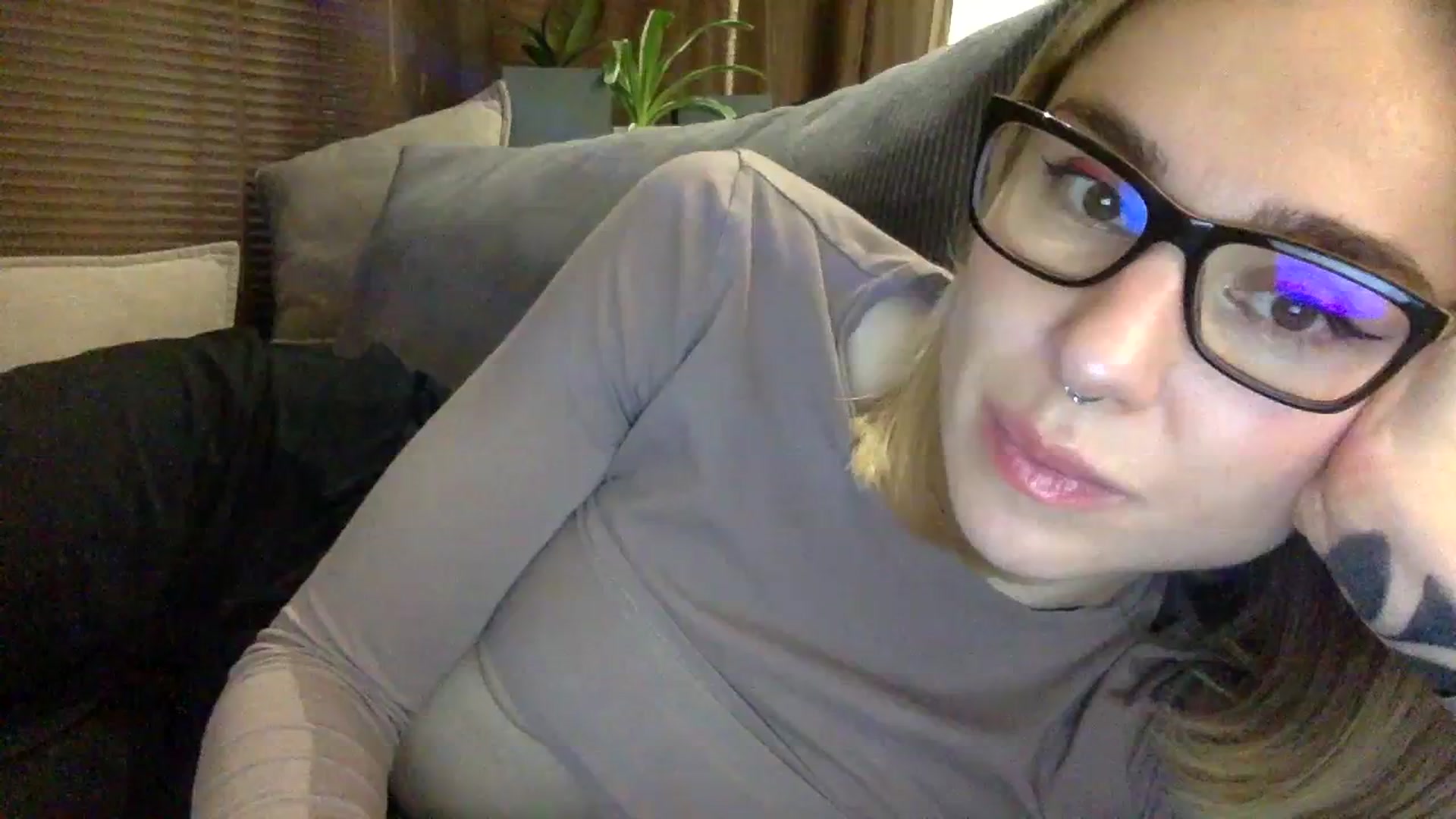Gallery image thumbnail from EgoisticKitty's myfreecams stream on, 12/22/2023, 17:57 image 15 of 20